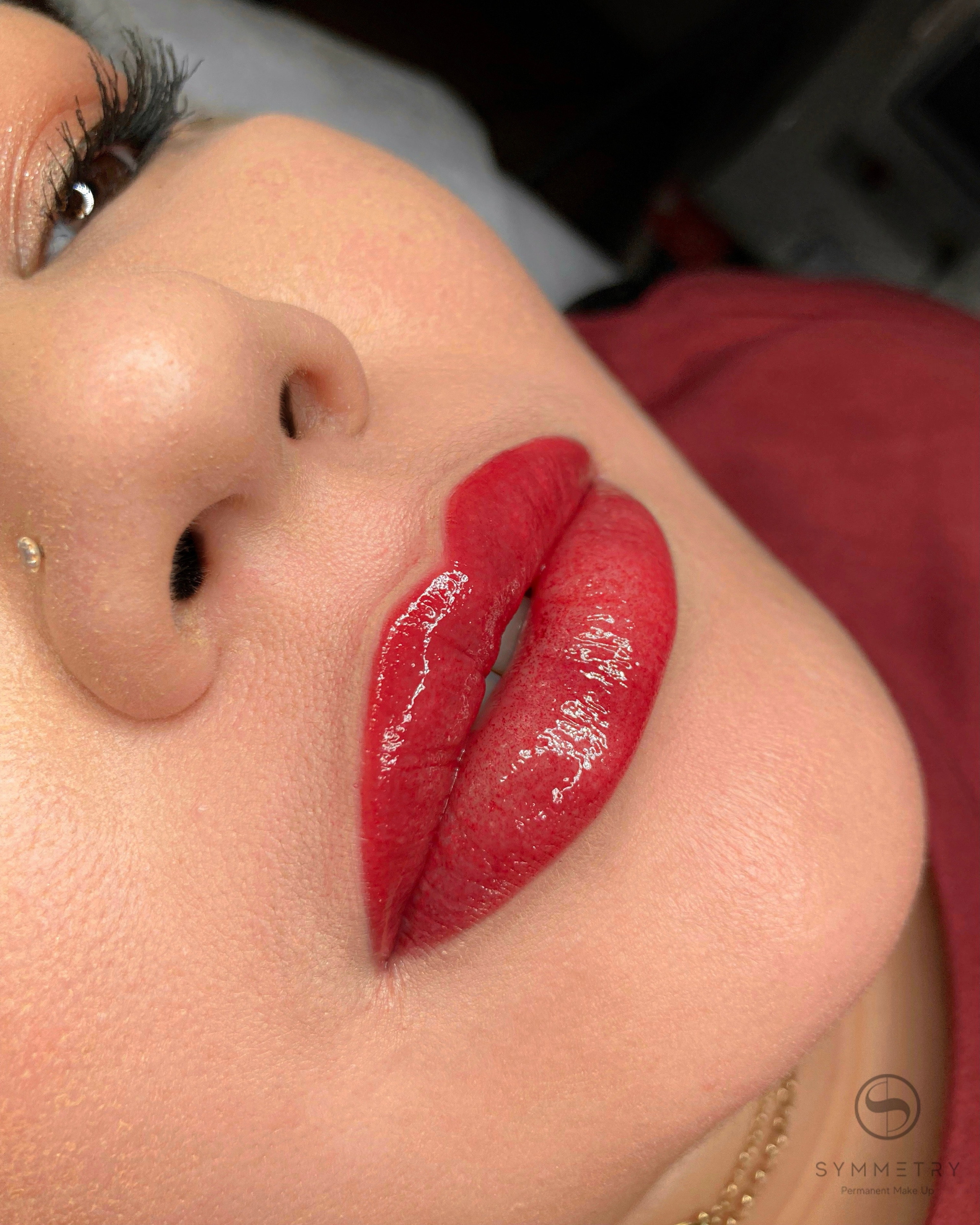 Нафиса. Студия перманентного макияжа, косметологии и массажа SYMMETRY в Москве, м. Киевская