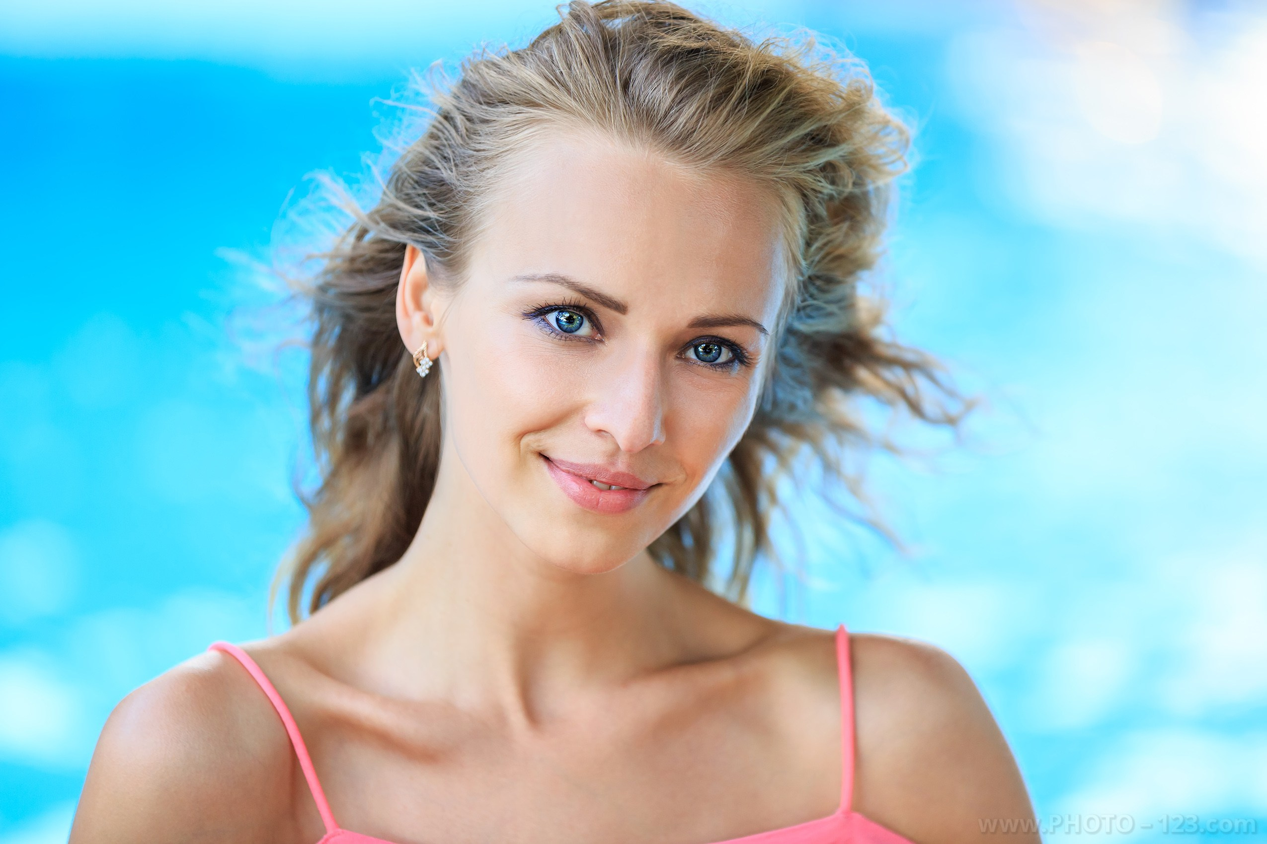 Golden light, natural elegance — Nha Trang portraits