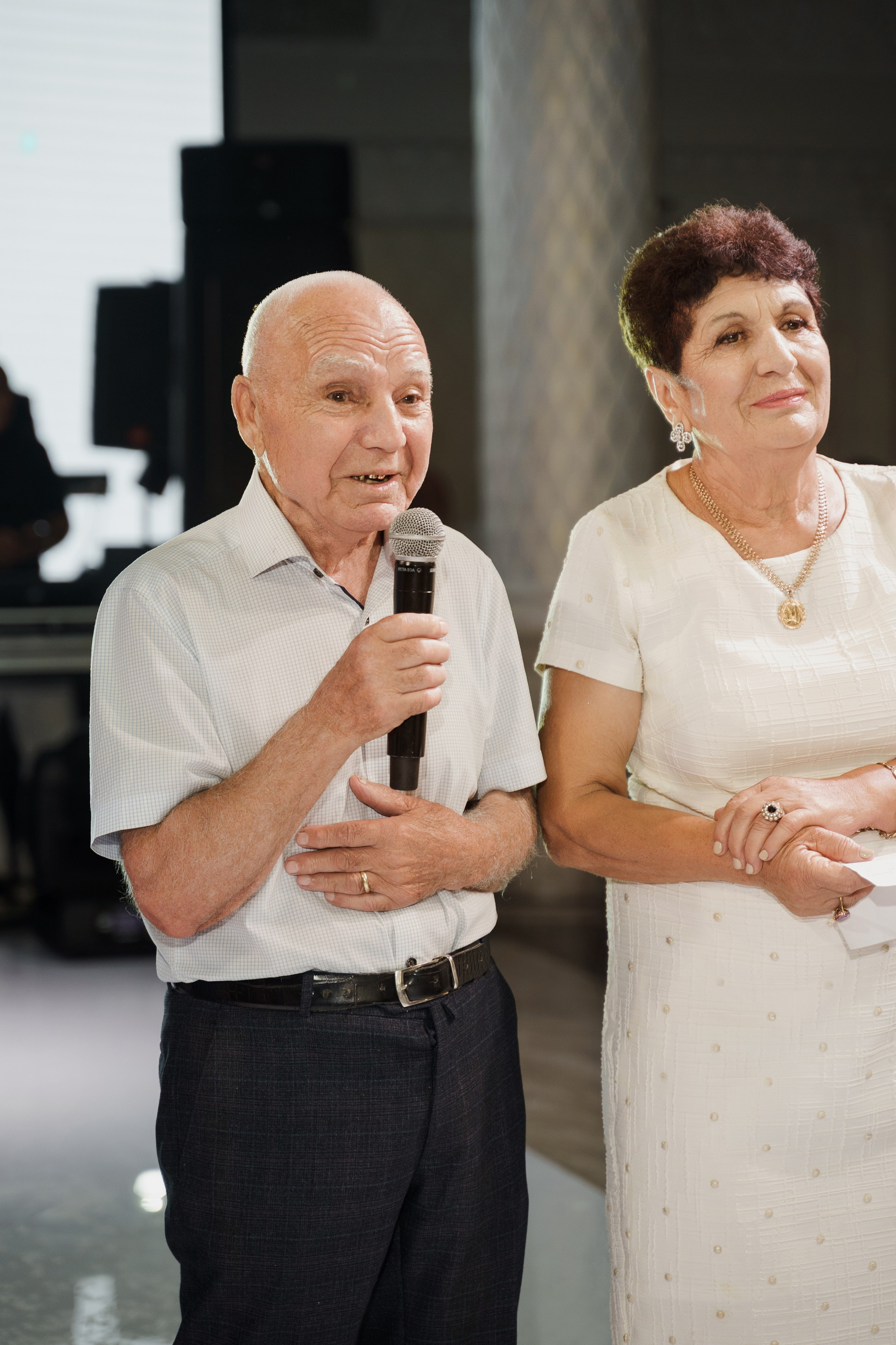 Сватовство в Краснодаре от лучших свадебных фотографов и операторов ТВИНС СТУДИО. ТВИНС СТУДИО — лучшие свадебные фотографы и видеографы в Краснодаре