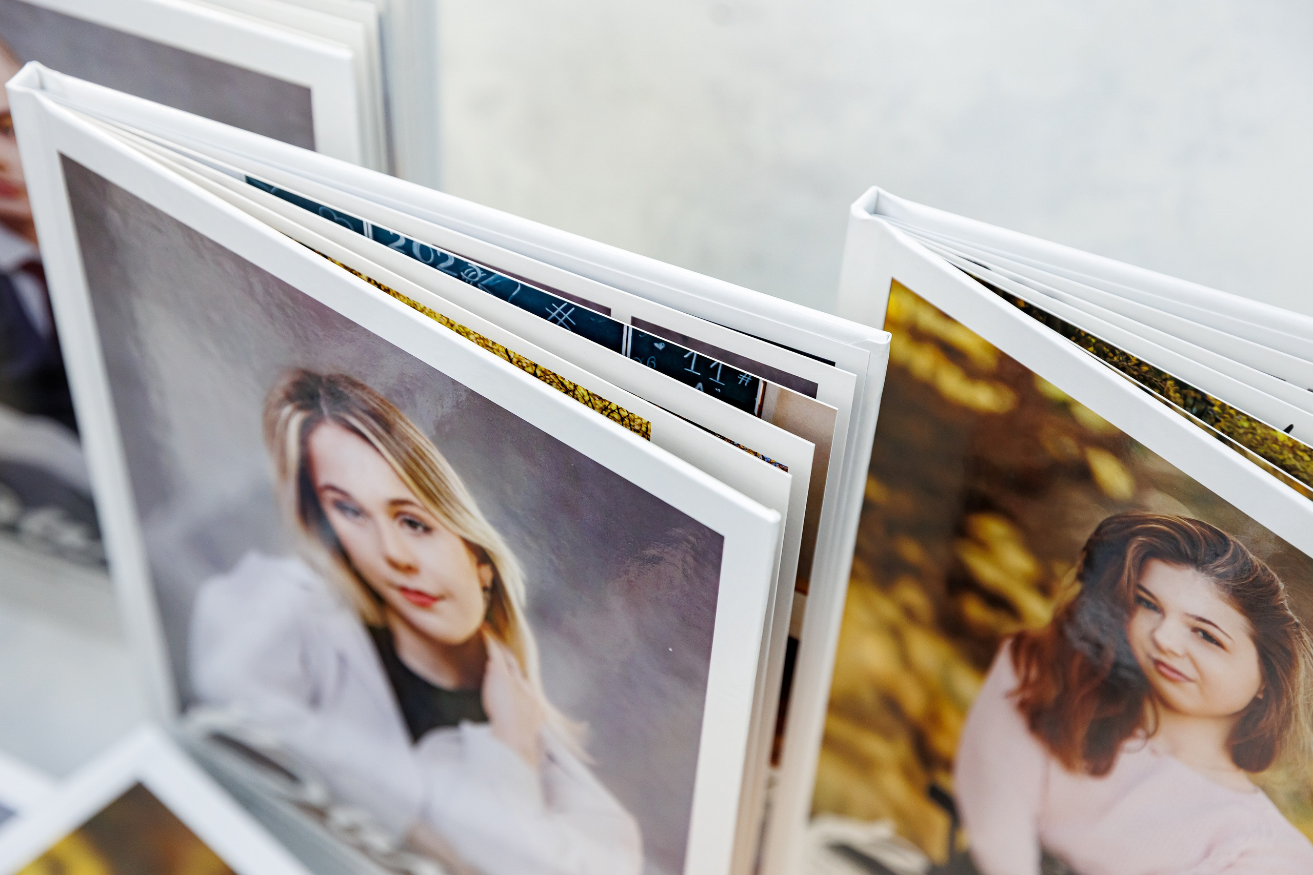 Персональные альбомы 9, 11 класс. Семейный и детский фотограф Комина Елена, Власиха, Одинцово