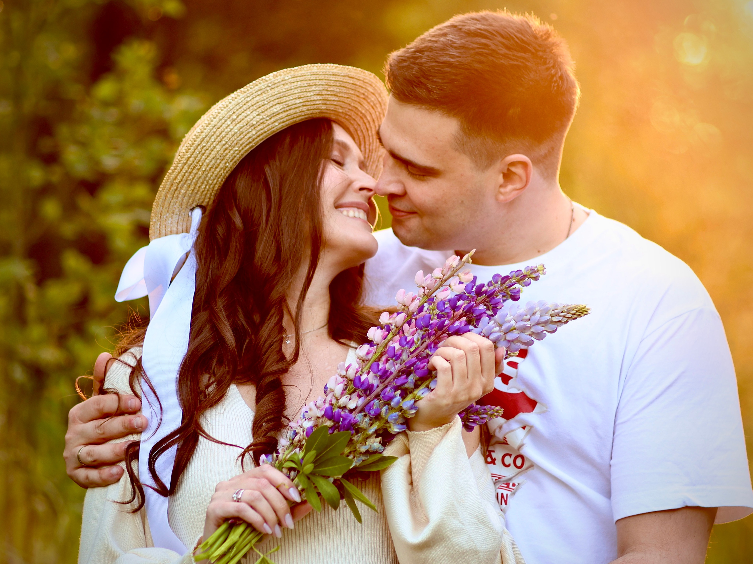 Фотосессия в люпинах. Свадебный и семейный фотограф-Королева Натали/Раменское-Жуковский-Москва/тел.+7 (985) 153-75-43