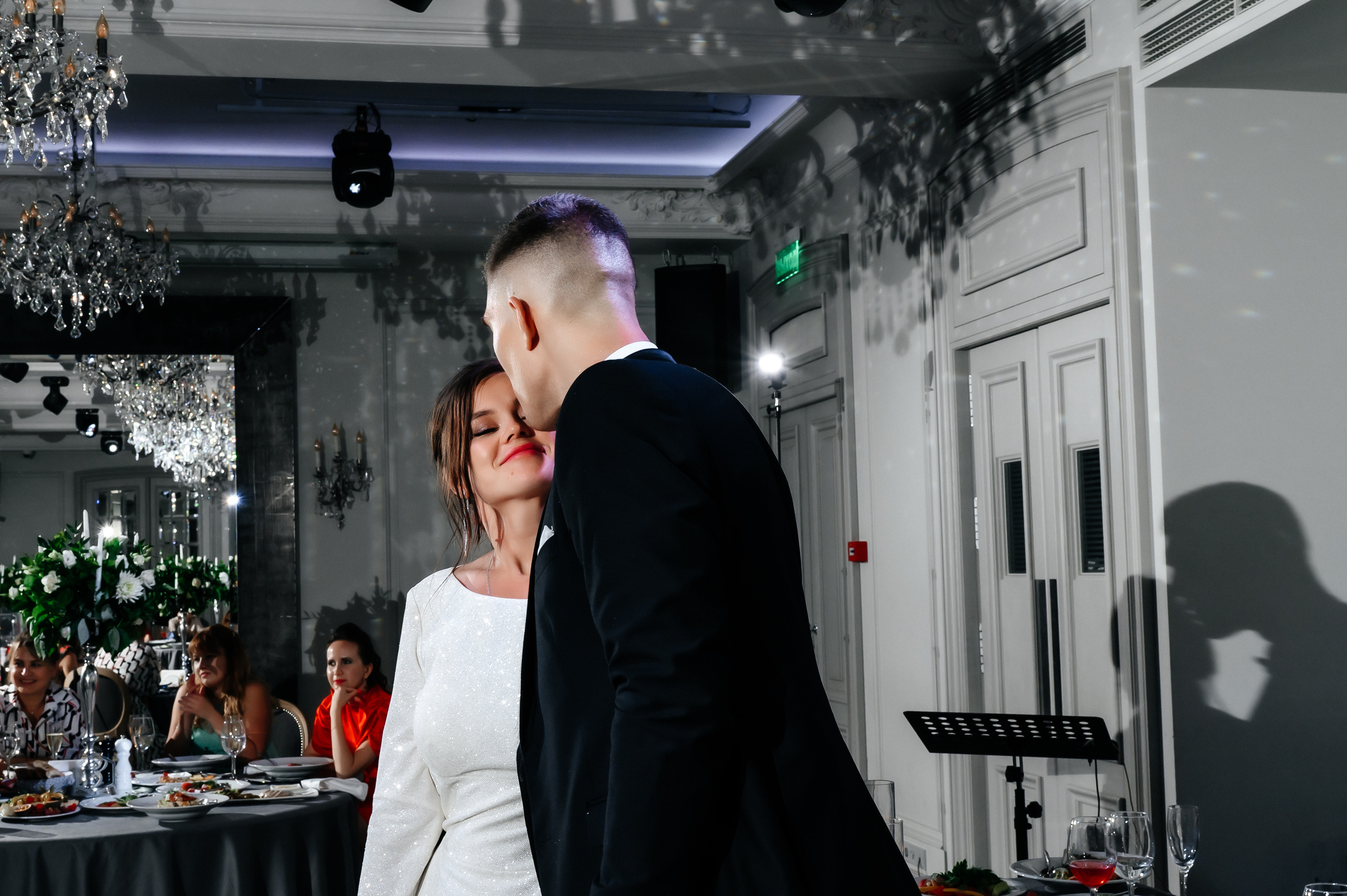 Тома + Антон. Свадебный видеограф и фотограф в Москве Никонова Анна