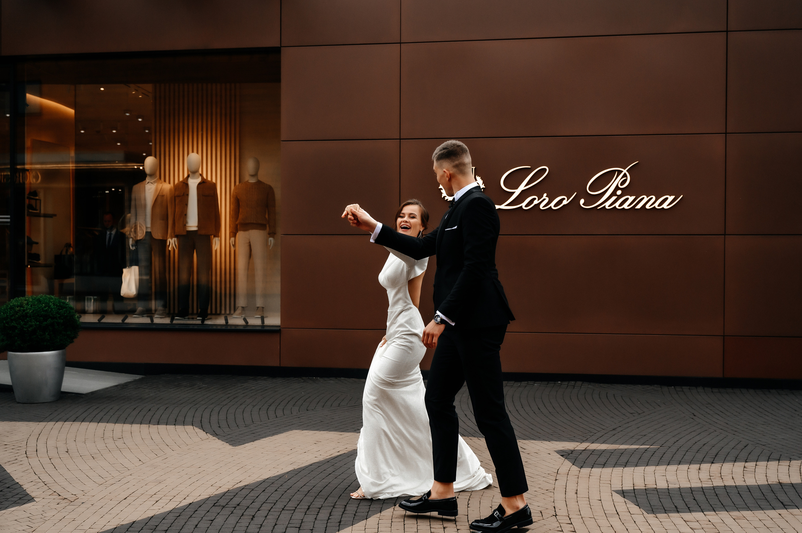 Тома + Антон. Свадебный видеограф и фотограф в Москве Никонова Анна