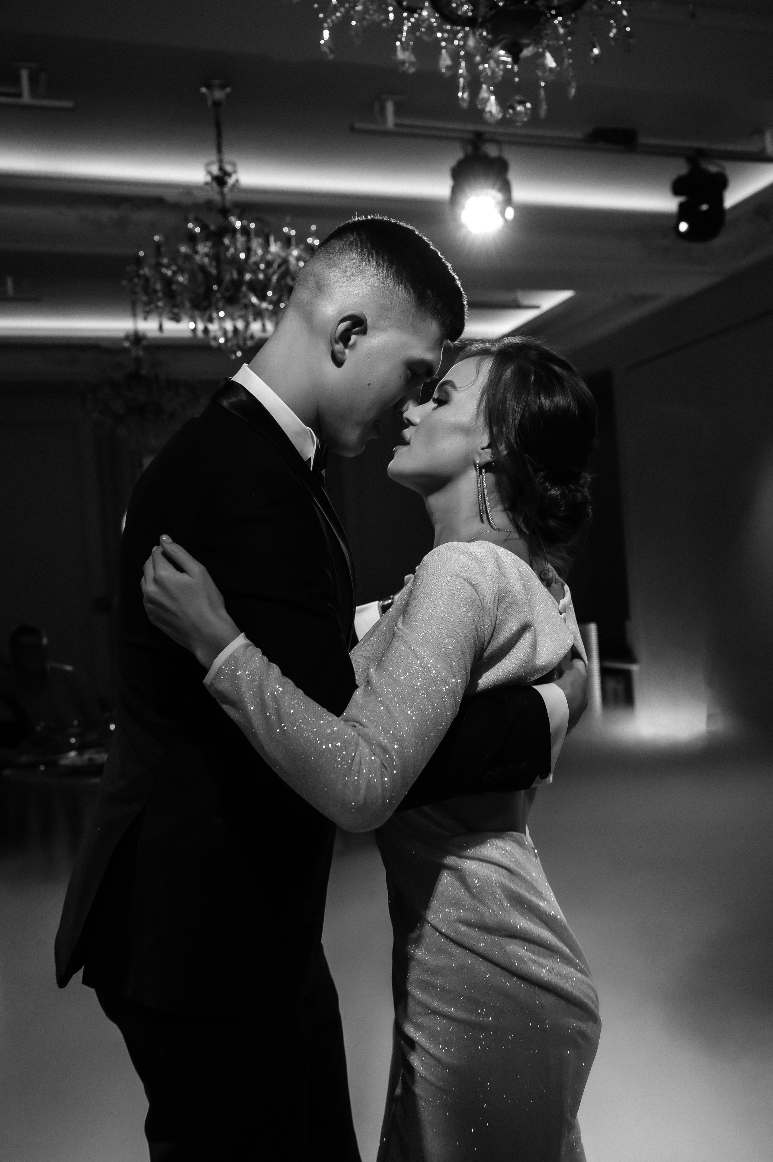 Тома + Антон. Свадебный видеограф и фотограф в Москве Никонова Анна