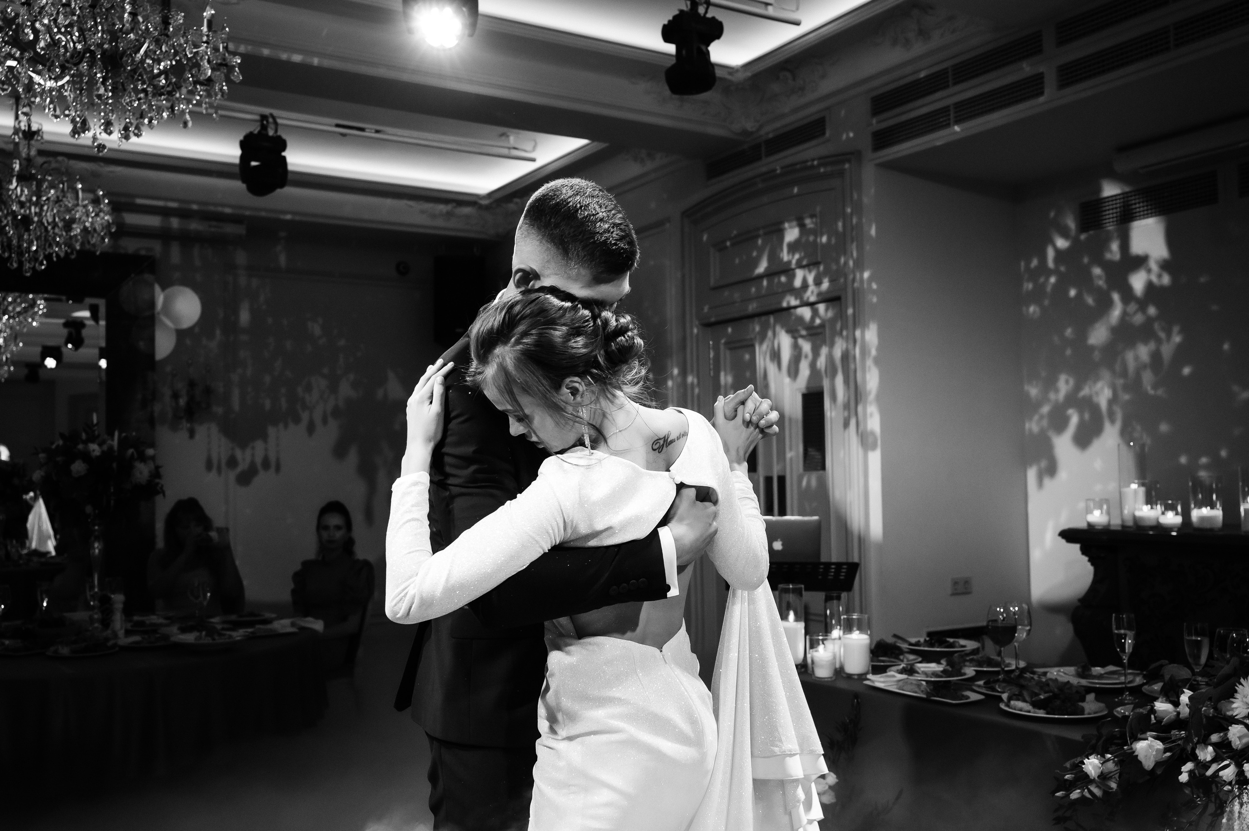 Тома + Антон. Свадебный видеограф и фотограф в Москве Никонова Анна