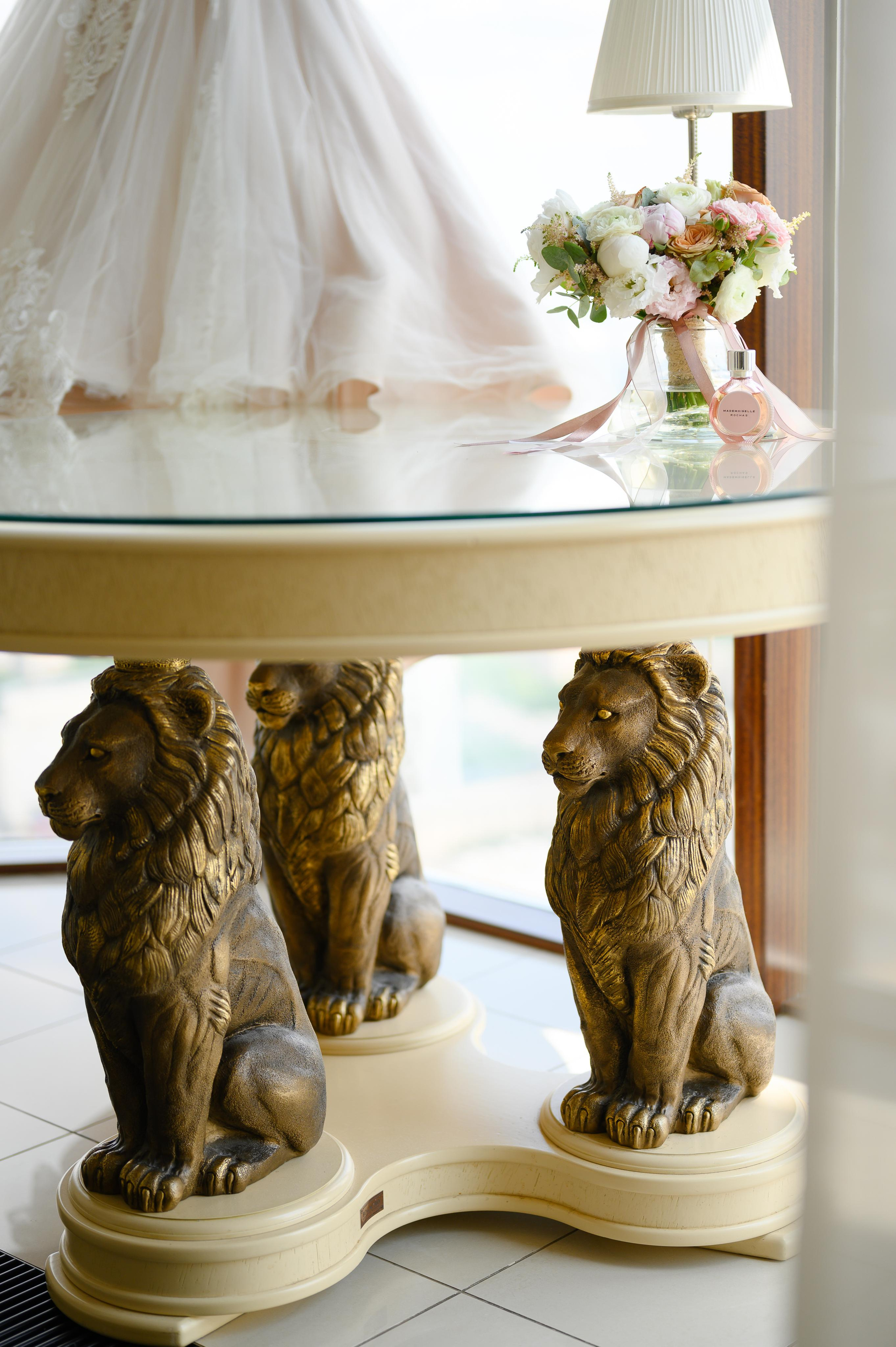 Лучшие отели для свадебного утра в Москве. Свадебный видеограф в Москве Никонова Анна