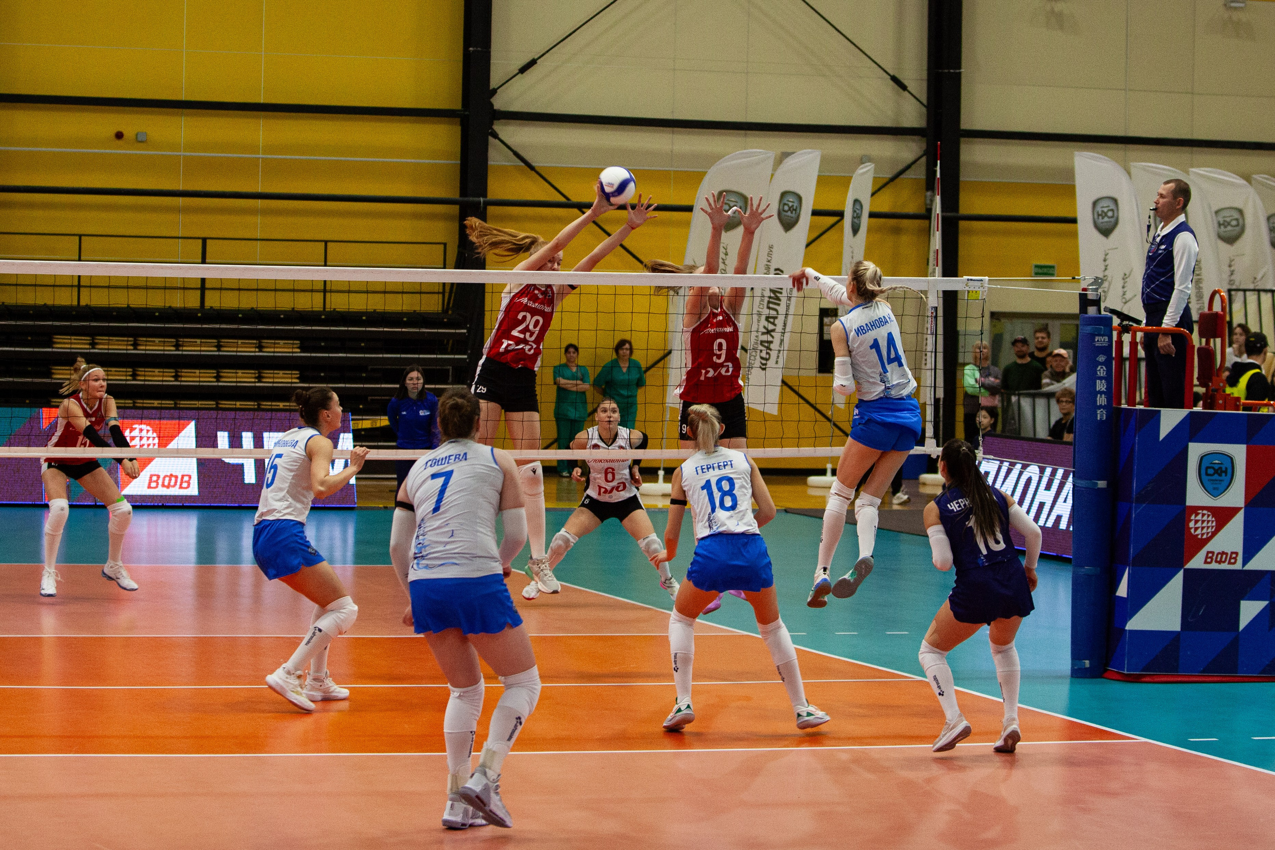 Один день из тура чемпионата России по волейболу. Кутузов Евгений Фотограф в Южно-Сахалинске