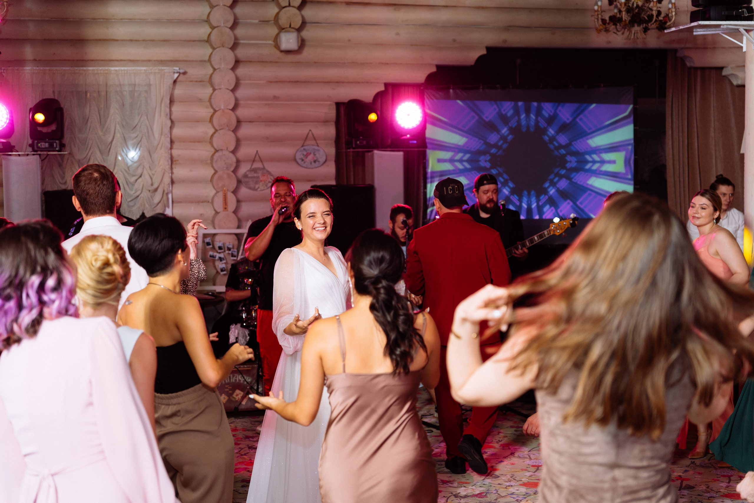 Свадьба Олега и Виктории в клубе «Ближняя дача»