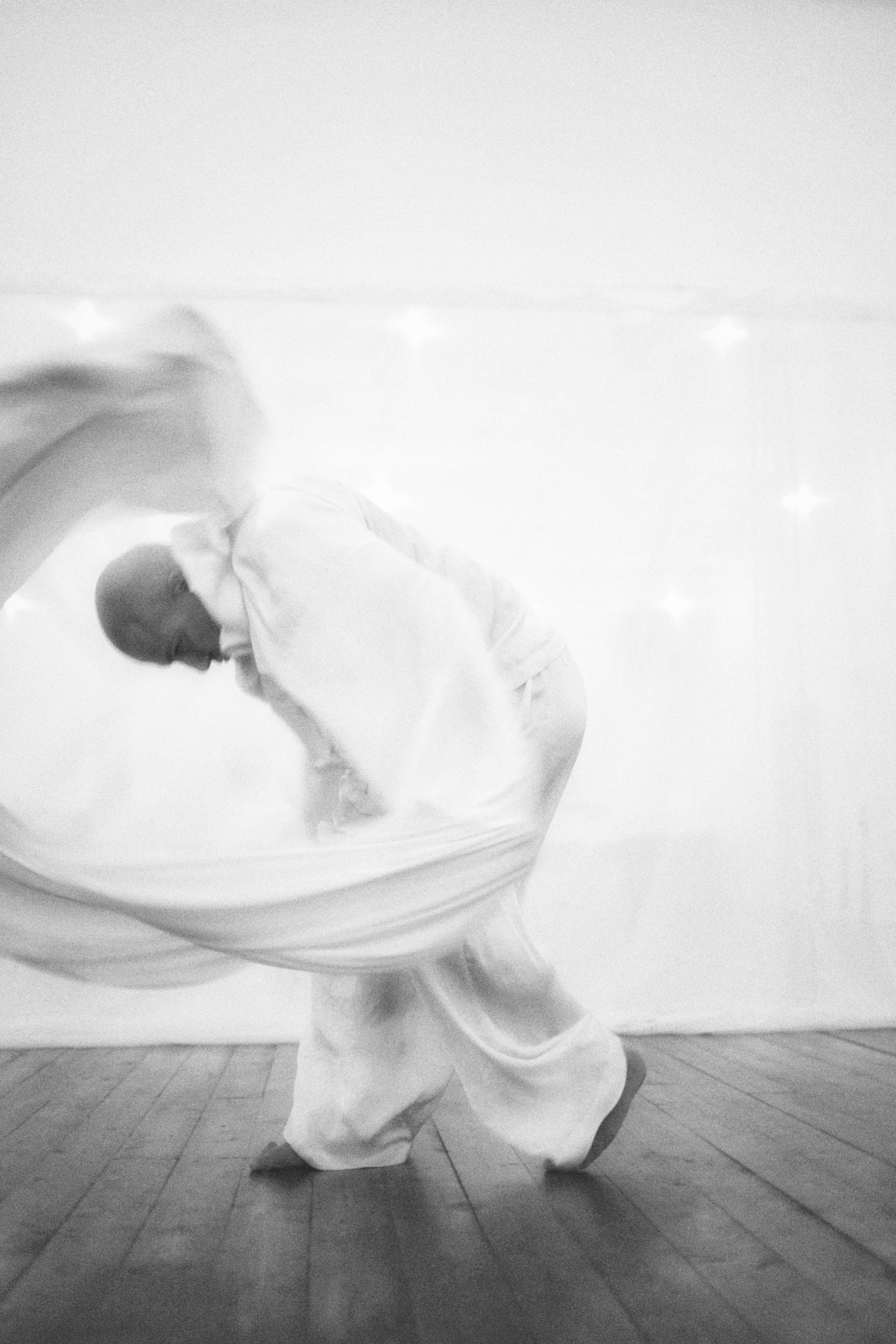 Pavel Alekhin, Clown-mime / Saint-Petersburg 2024. POLINA MÔMOT