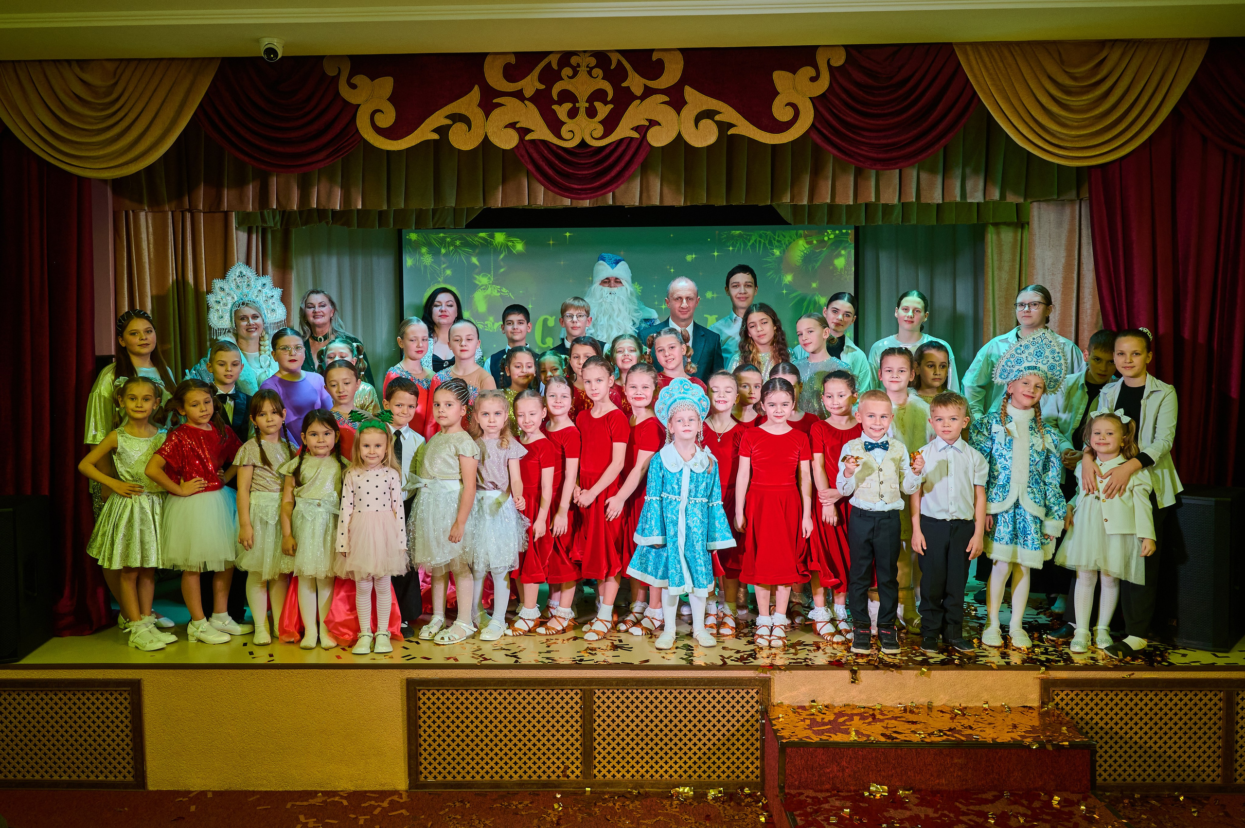 НГ ДК Виноградный. Жизнь курорта Кабардинка в фотографиях