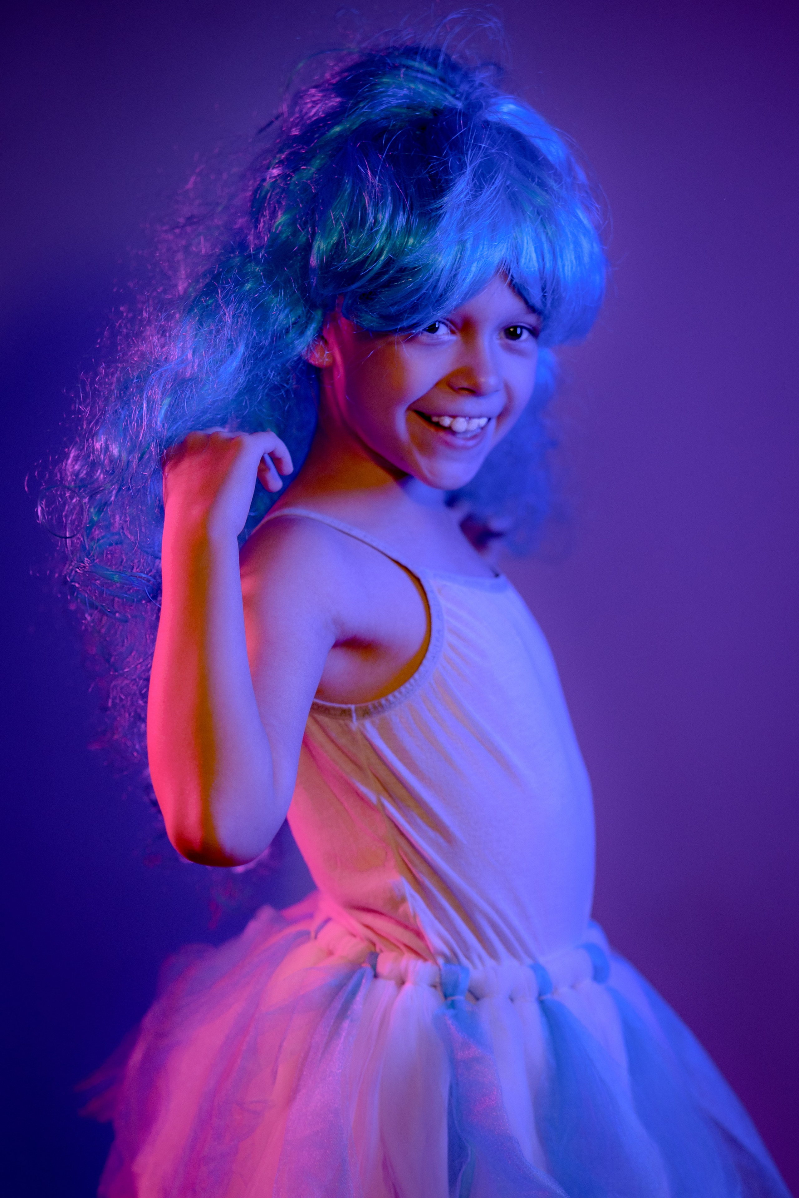 Фотосессия в домашней студии с цветным светом. Портретный фотограф Александр Журов в Кинеле, Самаре и Самарской области