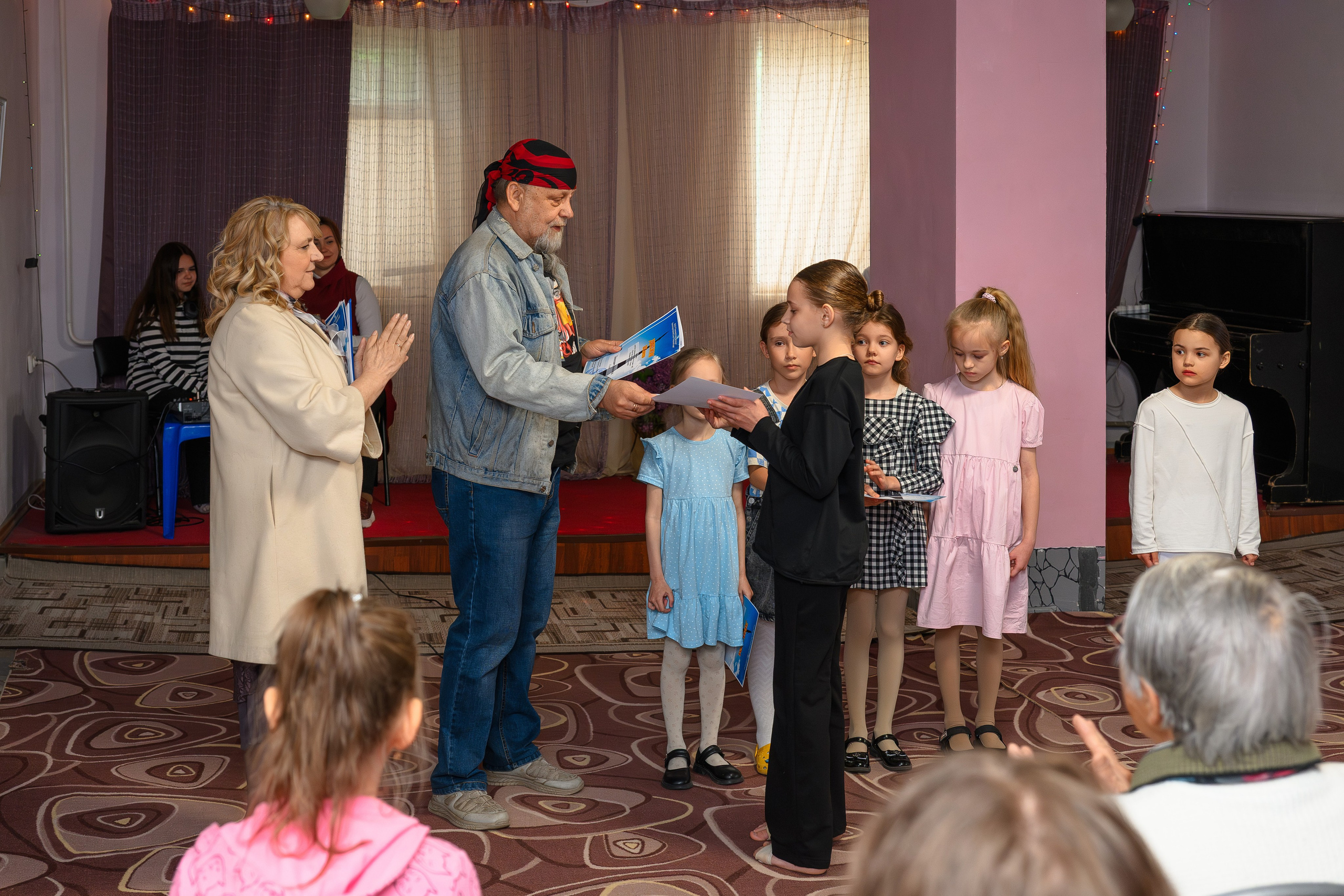 «Цветущий май». Семейный клуб «Открытый город»