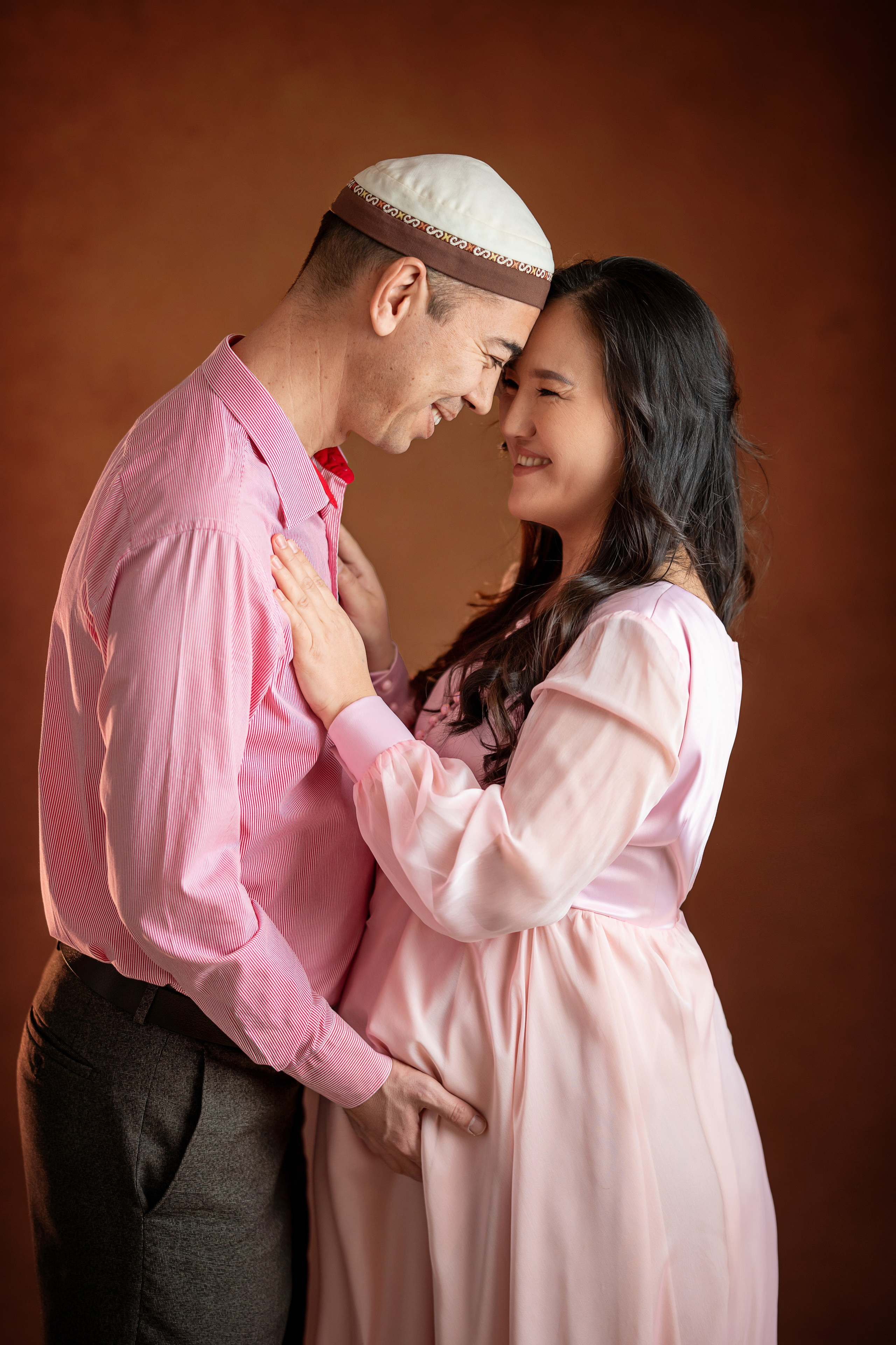 Фотосессия беременности в студии (Классика. Однотонные фоны) + Бохо стиль). Творческая команда Ульяшевы, свадебная и семейная фотография. Кахахста