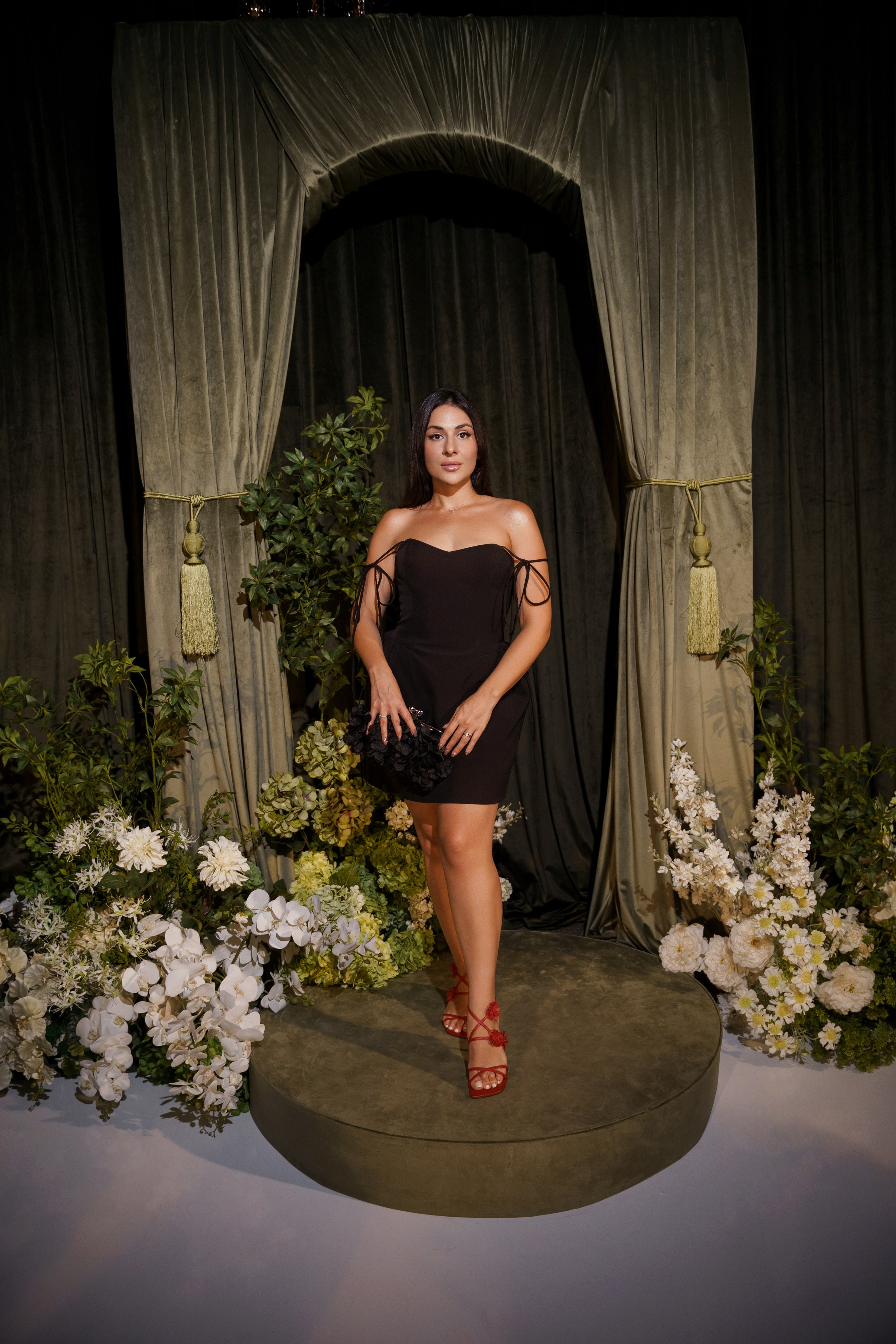 Сватовство в Краснодаре от лучших свадебных фотографов и операторов ТВИНС СТУДИО. ТВИНС СТУДИО — лучшие свадебные фотографы и видеографы в Краснодаре