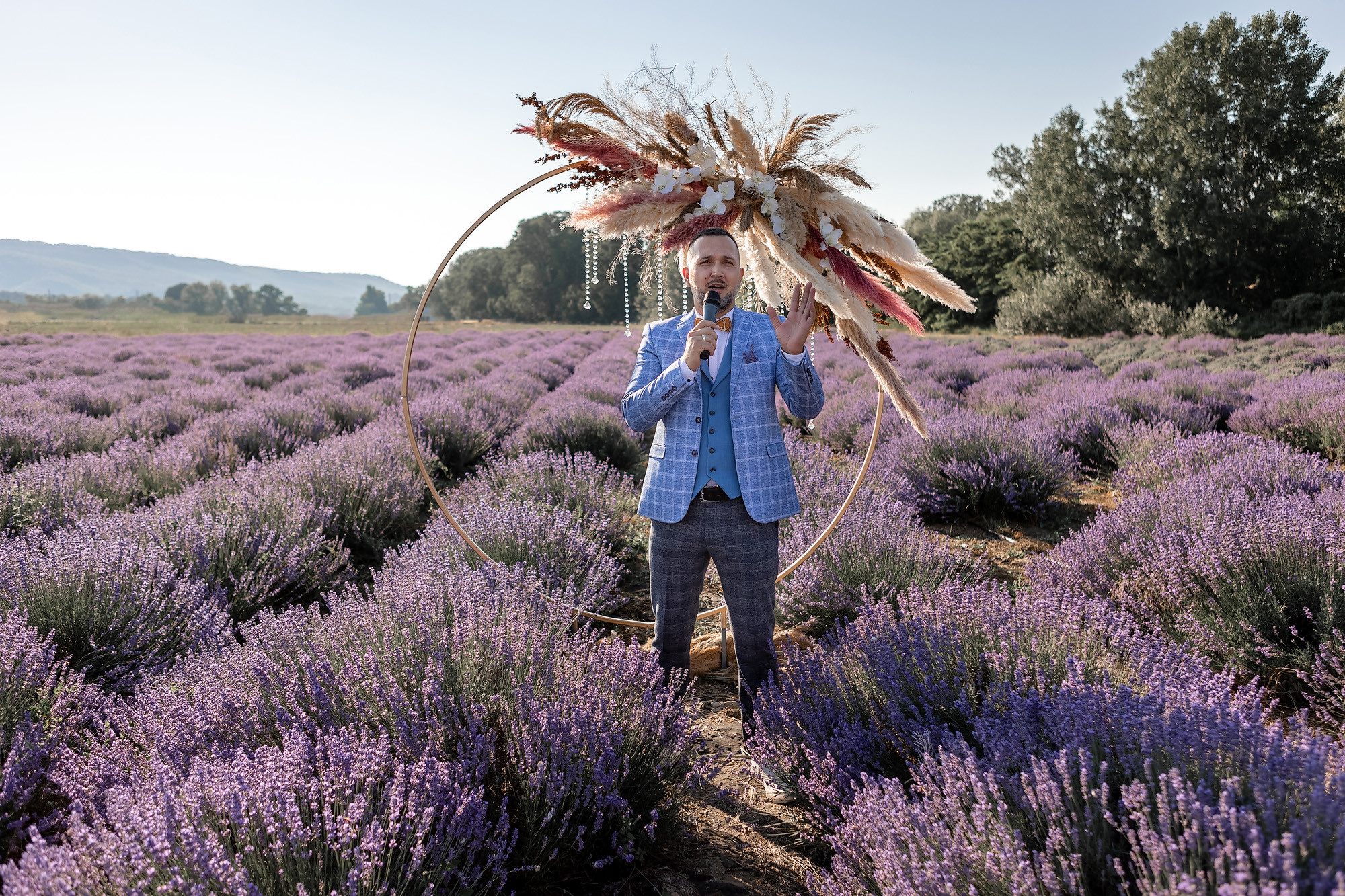 Вадим и Катя - свадебная выездная церемония и фотосессия в лаванде. Свадебный фотограф, фотосъемка в Крыму, Севастополе, Симферополе, Ялте