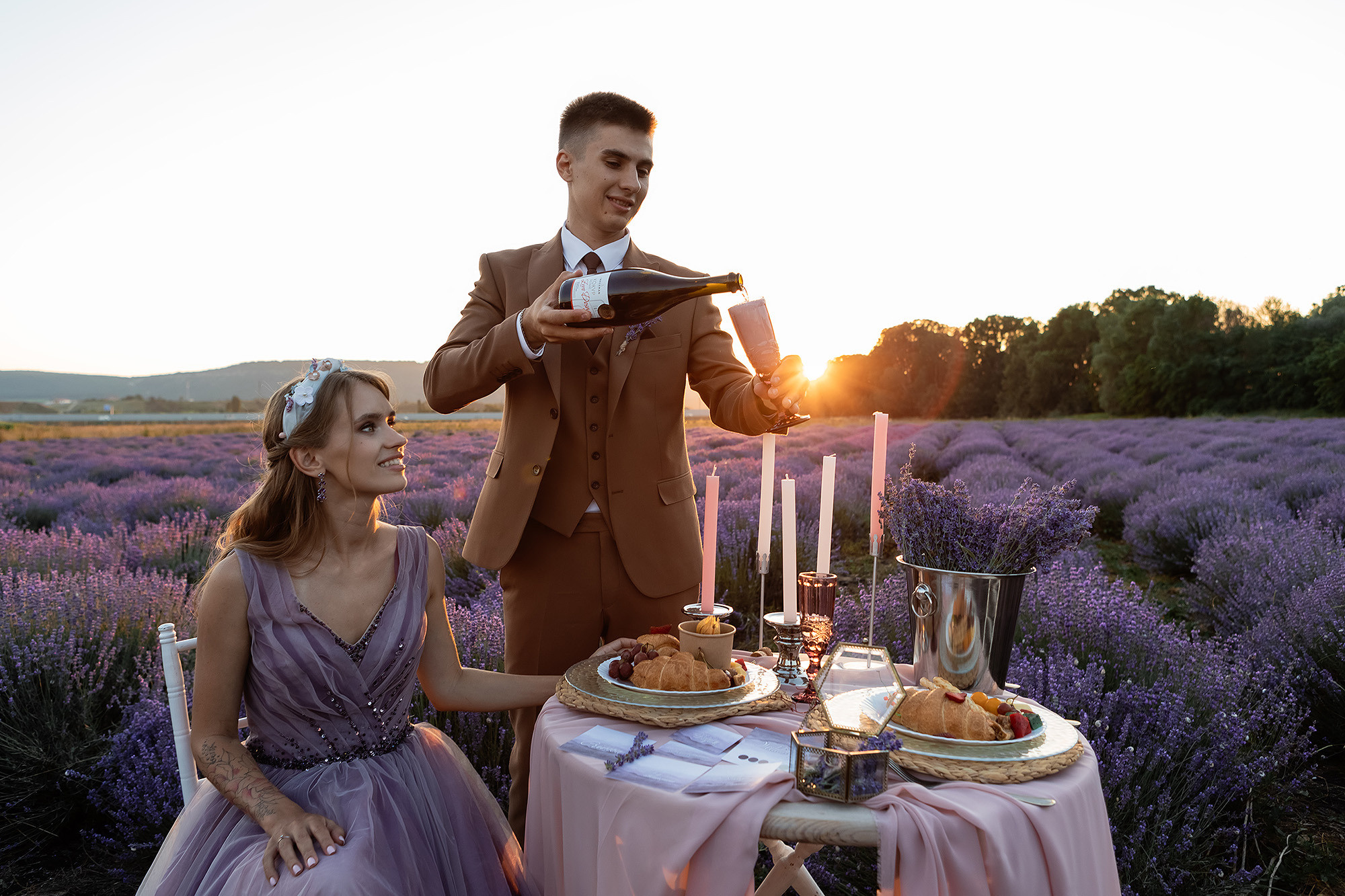 Вадим и Катя - свадебная выездная церемония и фотосессия в лаванде. Свадебный фотограф, фотосъемка в Крыму, Севастополе, Симферополе, Ялте