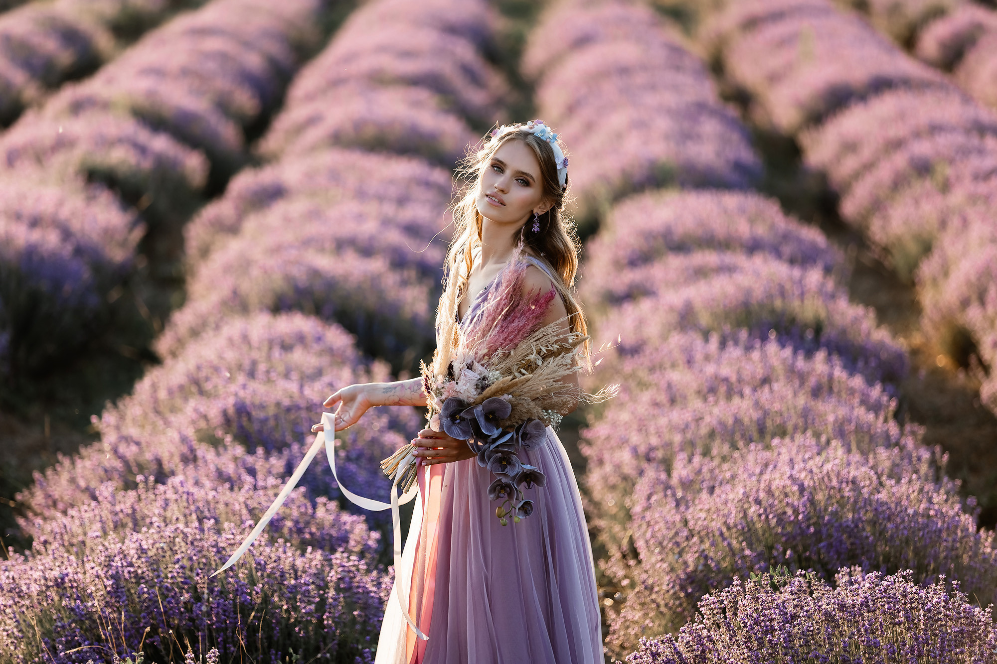 Вадим и Катя - свадебная выездная церемония и фотосессия в лаванде. Свадебный фотограф, фотосъемка в Крыму, Севастополе, Симферополе, Ялте