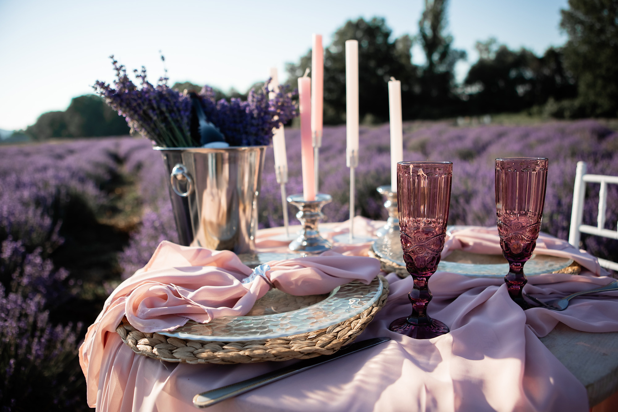 Вадим и Катя - свадебная выездная церемония и фотосессия в лаванде. Свадебный фотограф, фотосъемка в Крыму, Севастополе, Симферополе, Ялте