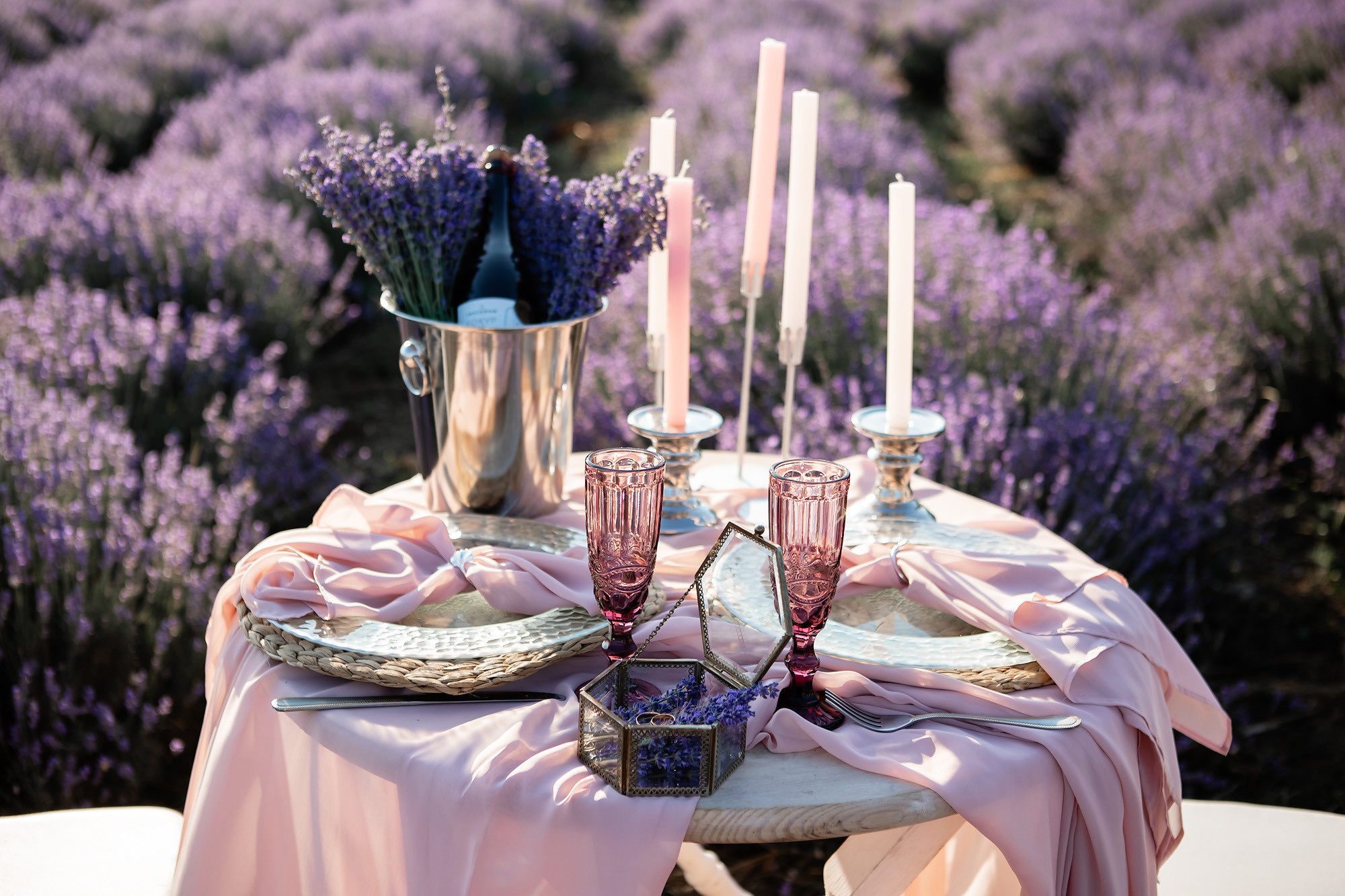 Вадим и Катя - свадебная выездная церемония и фотосессия в лаванде. Свадебный фотограф, фотосъемка в Крыму, Севастополе, Симферополе, Ялте