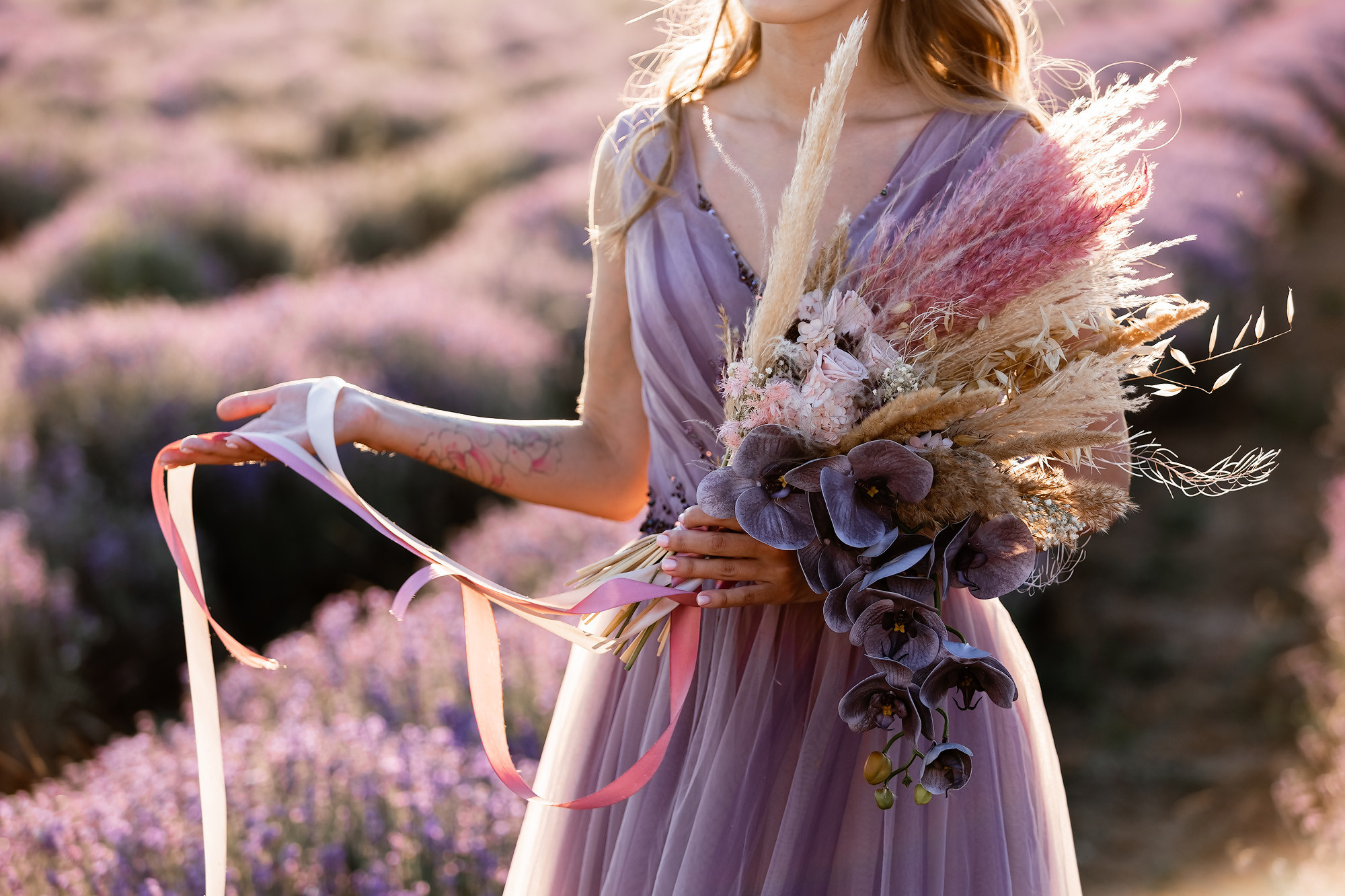 Вадим и Катя - свадебная выездная церемония и фотосессия в лаванде. Свадебный фотограф, фотосъемка в Крыму, Севастополе, Симферополе, Ялте