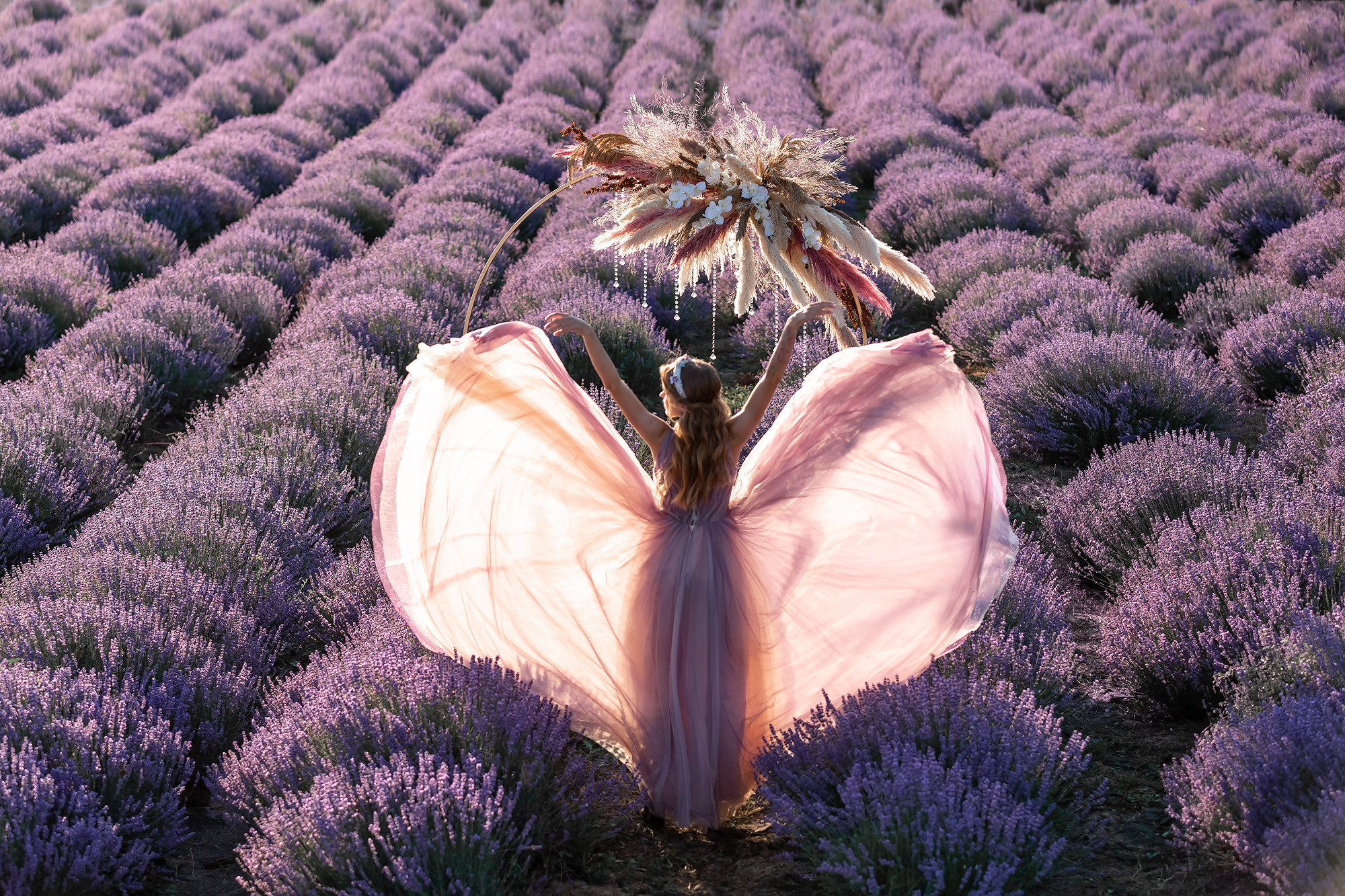 Вадим и Катя - свадебная выездная церемония и фотосессия в лаванде. Свадебный фотограф, фотосъемка в Крыму, Севастополе, Симферополе, Ялте