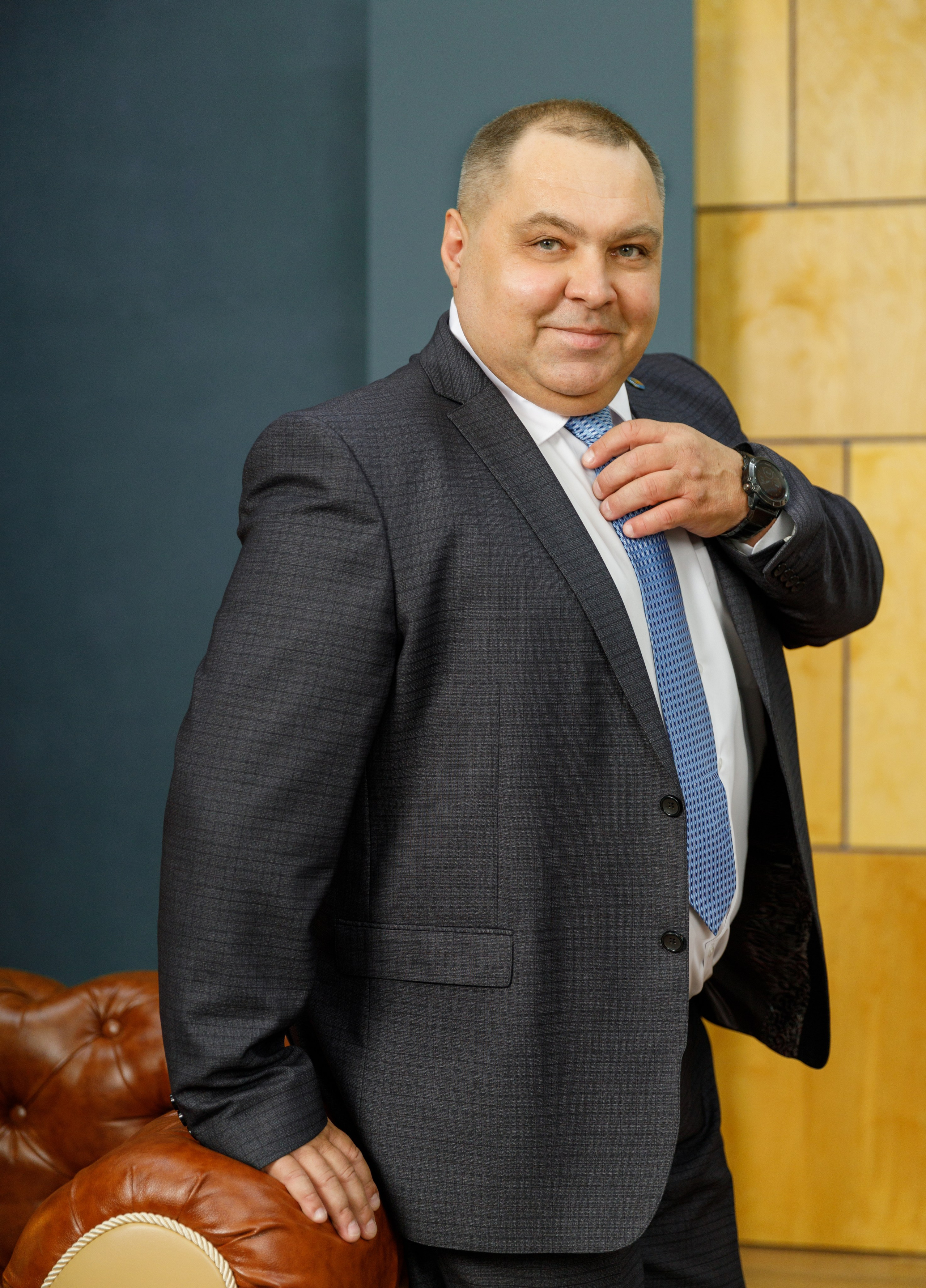 Деловой портрет. Фотограф Анна Телекаева, выпускные альбомы, семейные и репортажные съемки в Омске