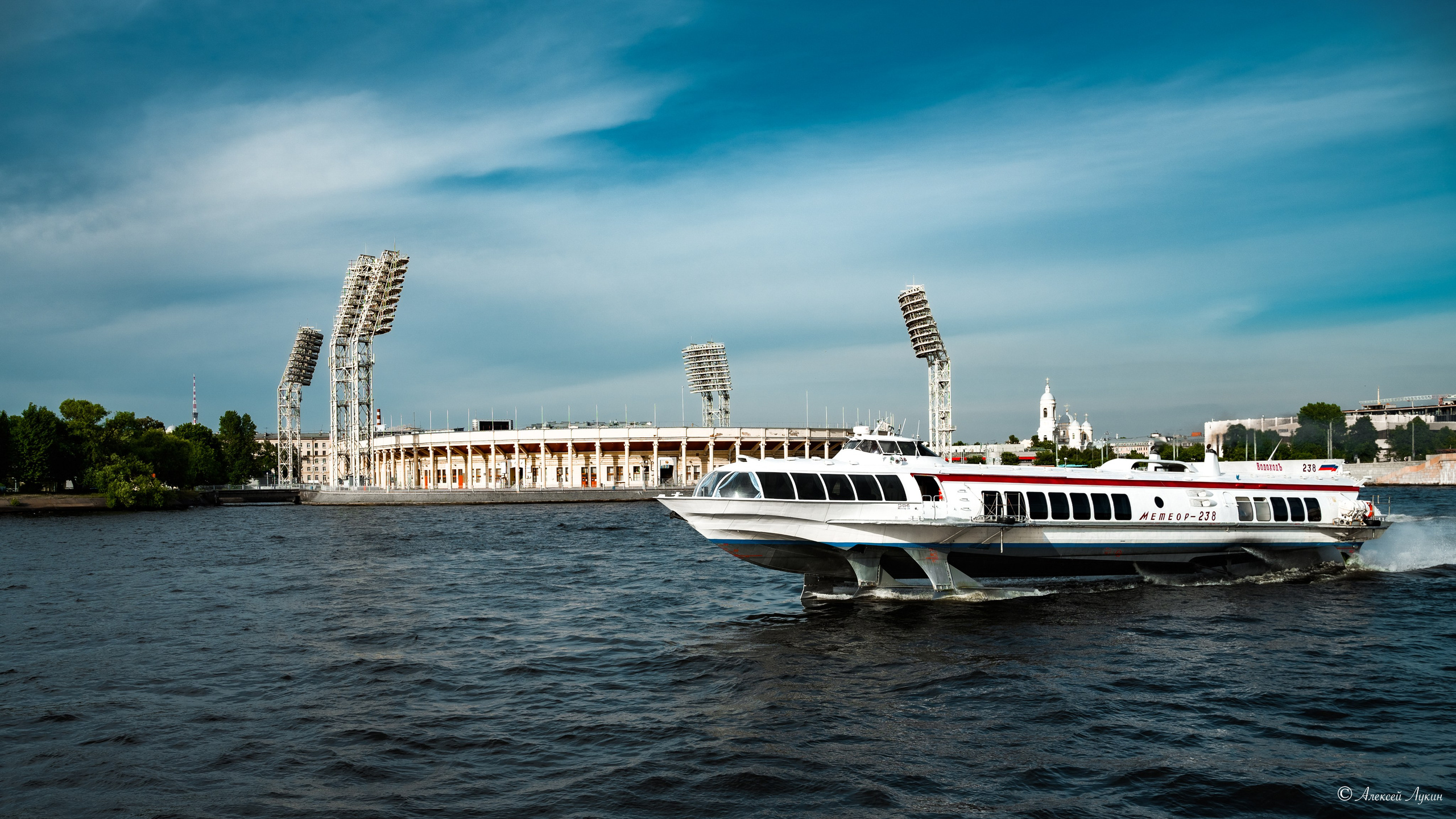 Фотографии Санкт-Петербурга на телефон. Фотограф Алексей Лукин. Профессиональная фотосъёмка в Санкт-Петербурге. Обработка и Ретушь фотографий