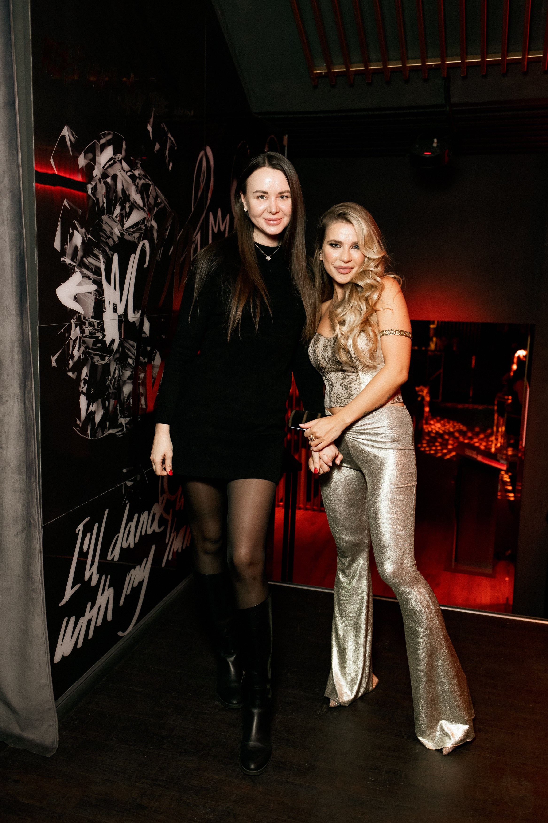 YANA URBAN: сольный концерт в «Анжелика Wineroom». СВОИ. ФОТООТЧЕТЫ-СОБЫТИЯ-МЕСТА