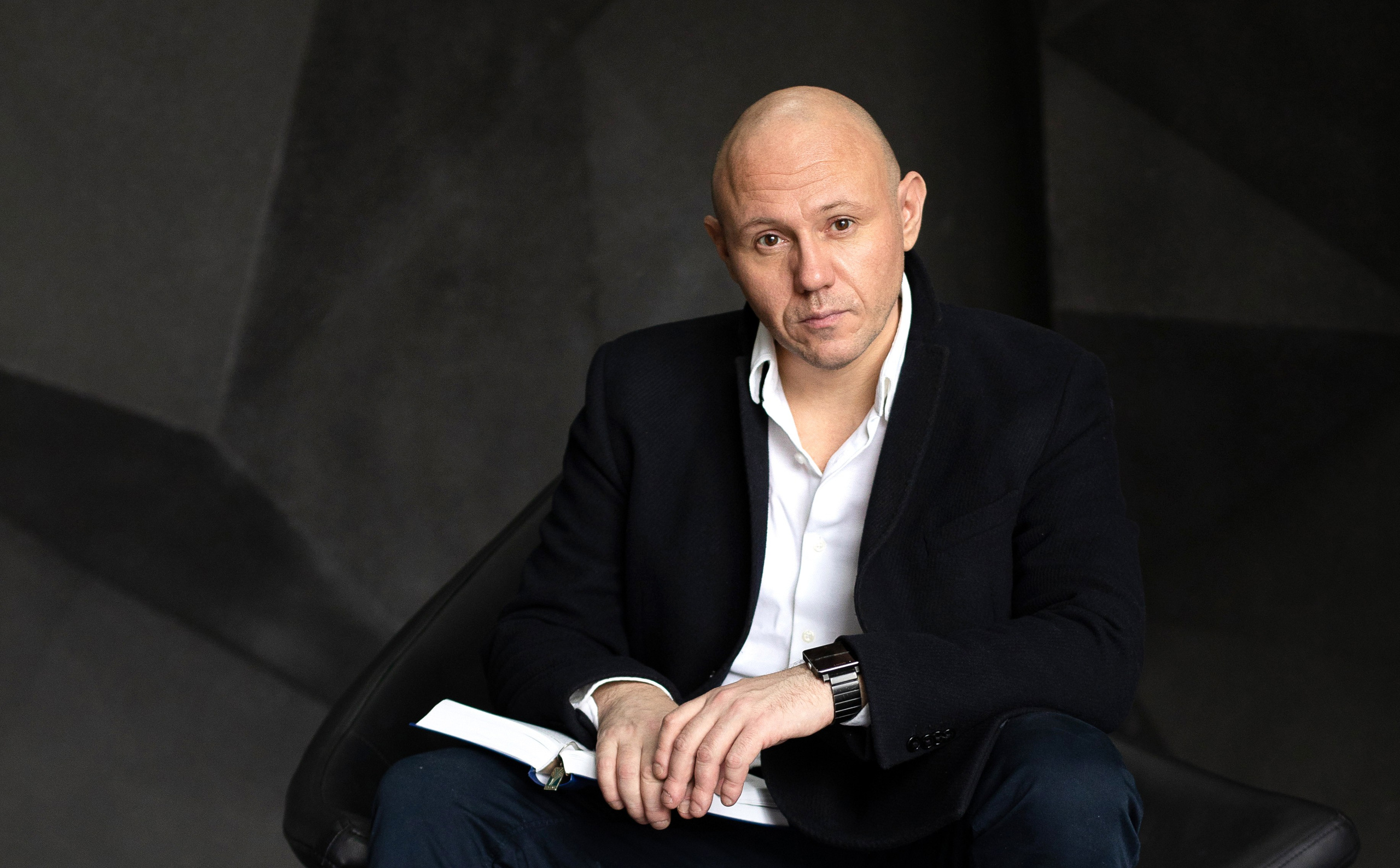 Мужской портрет эксперта. Фото/Ретушь/Обучение