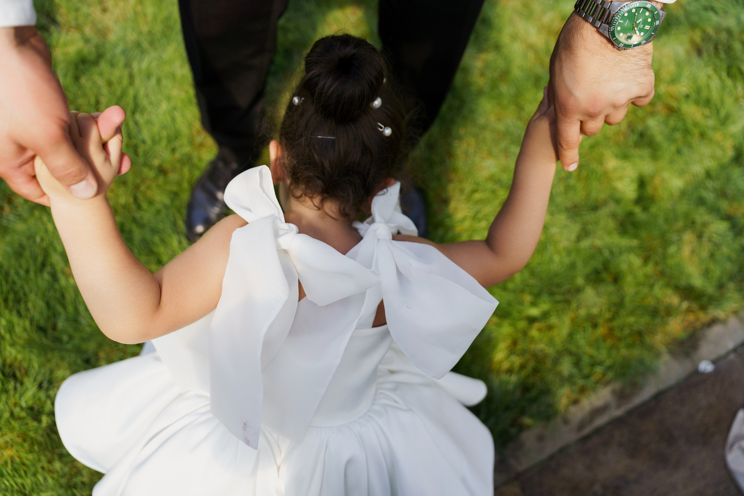 Сватовство в Краснодаре от лучших свадебных фотографов и операторов ТВИНС СТУДИО. ТВИНС СТУДИО — лучшие свадебные фотографы и видеографы в Краснодаре