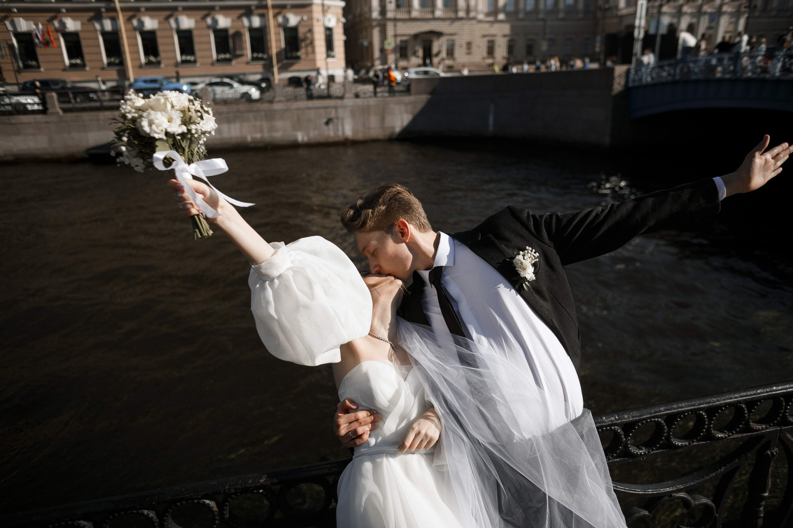 Свадебный фотограф Игорь Брундасов 8PHOTO на свадьбу венчание загс СПб