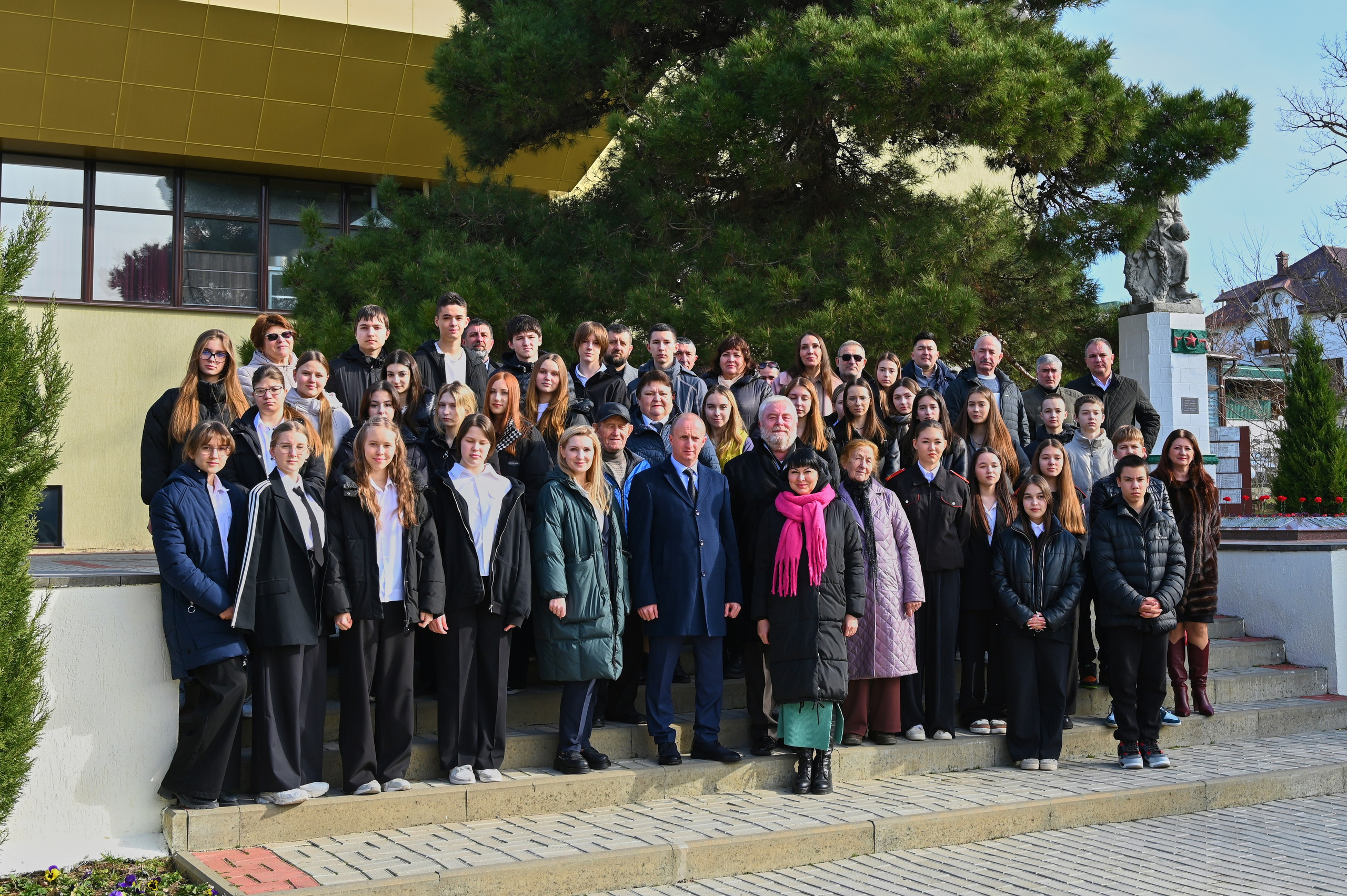Митинг у солдата. Жизнь курорта Кабардинка в фотографиях