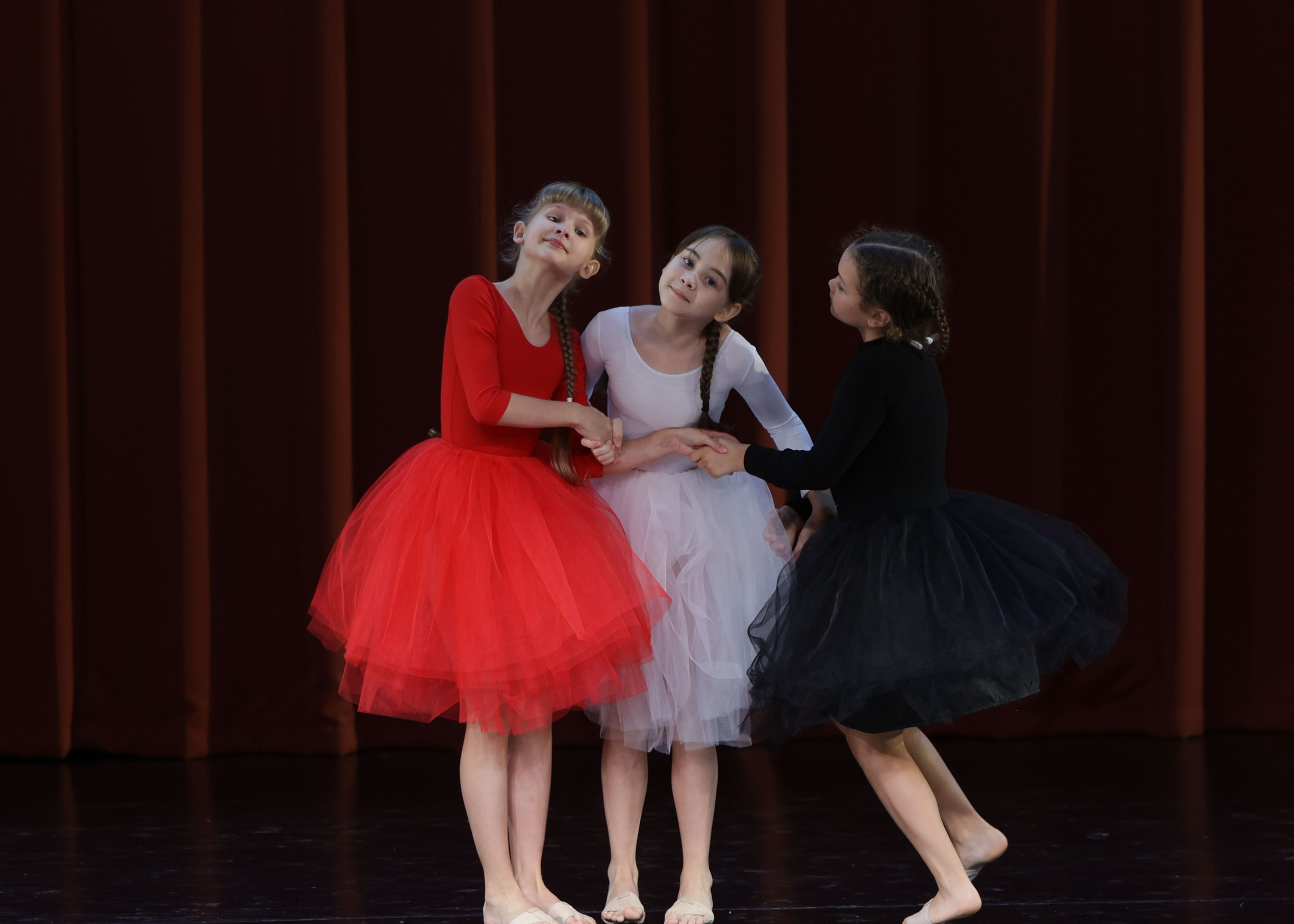 Фестиваль хореографического искусства «КУБОК ЛЕГЕНДЫ — 2025». Выпускные альбомы и школьный фотограф в Подольске, Троицке, Щербинке, Москве и Московской области