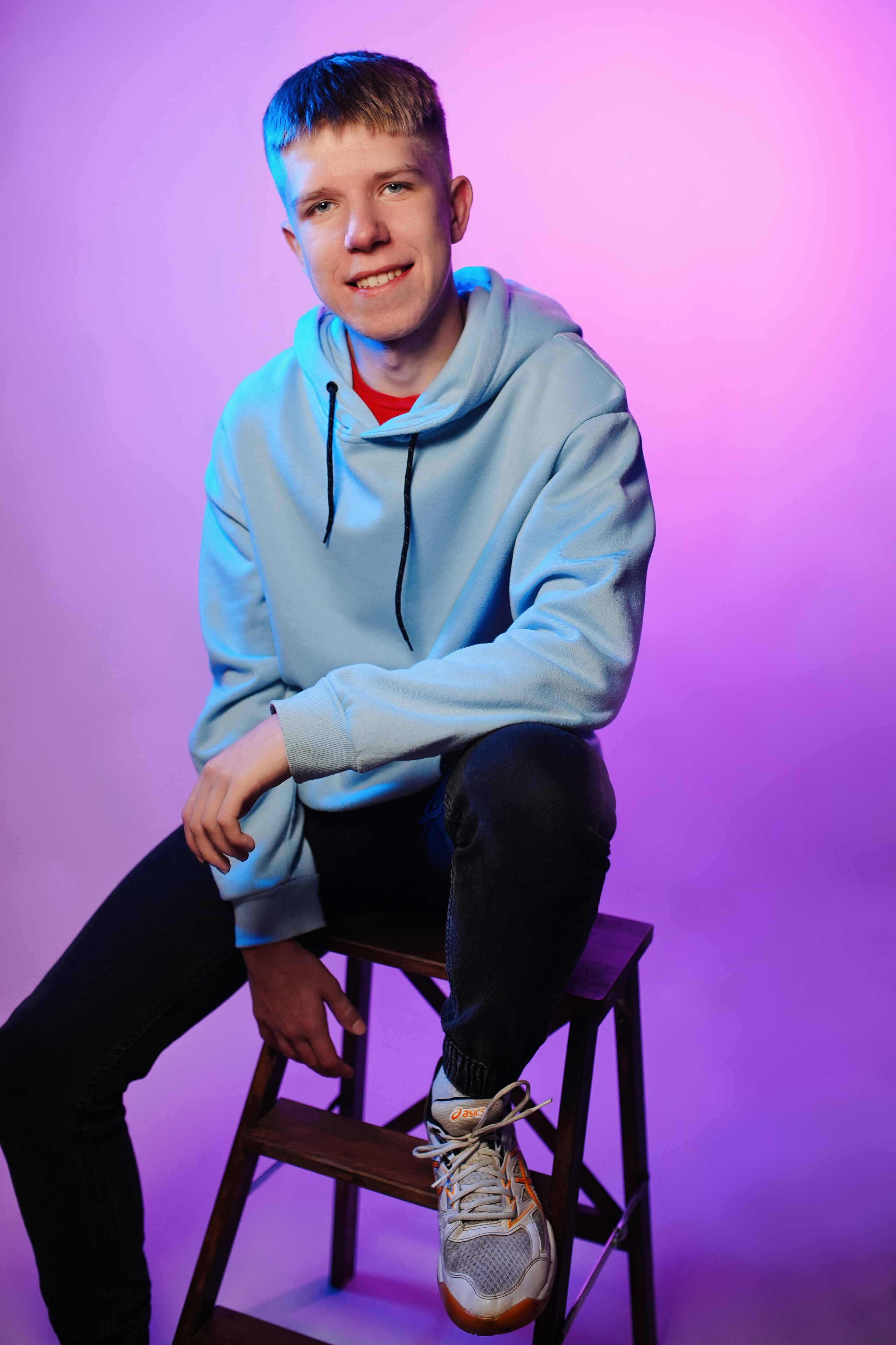 Стиль портрета в студии. GOTRA — выпускные альбомы в Тюмени