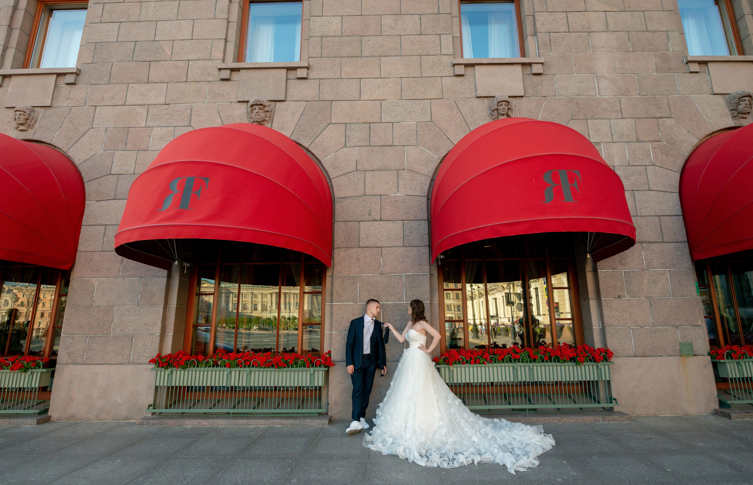 Зажигательная и динамичная свадебная фотосессия Анастасии и Максима. Портретный, семейный и свадебный фотограф в Санкт-Петербурге и в Пушкине Ширяев Денис