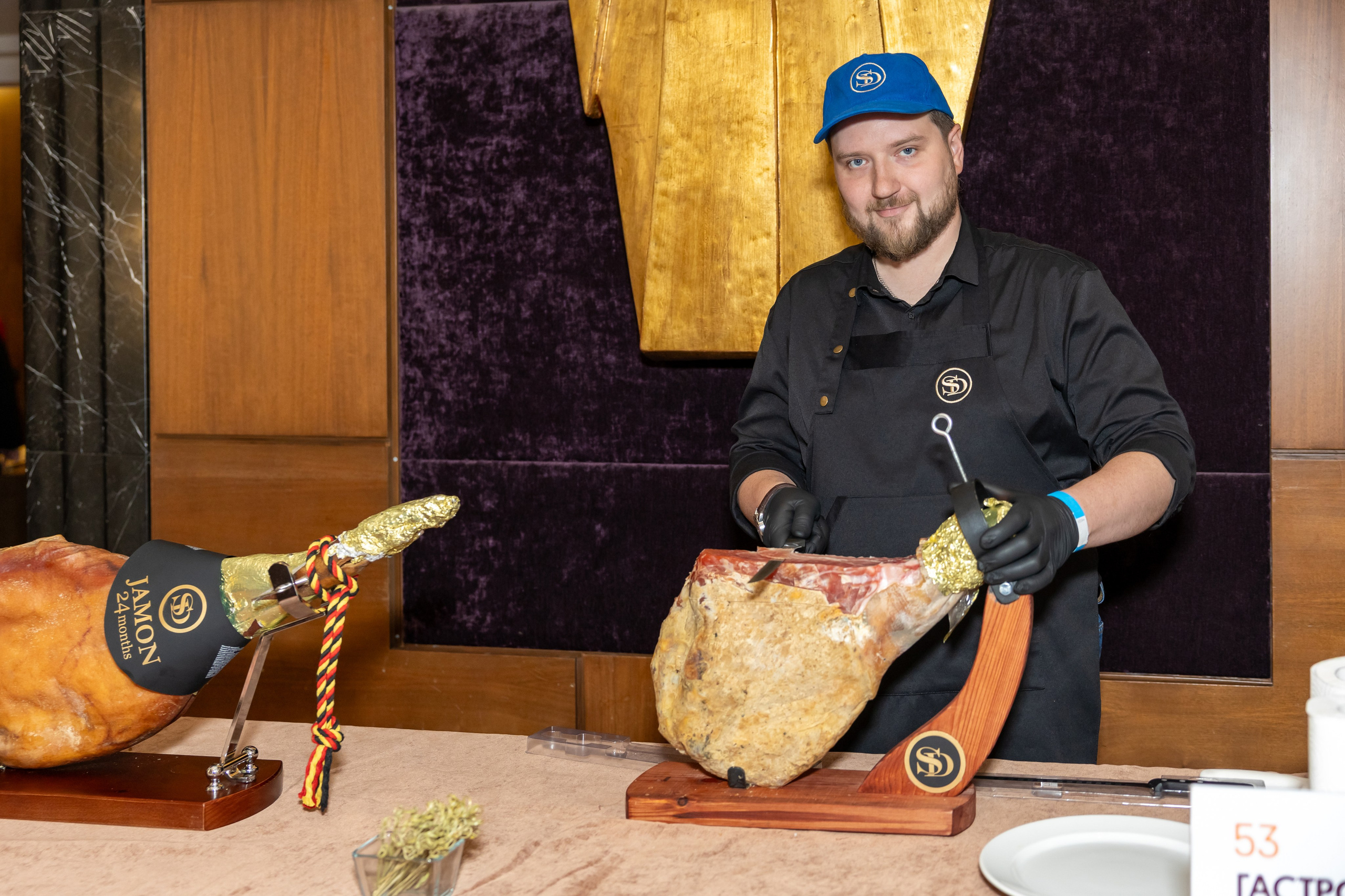 Репортажная фото- и видеосъемка Винного салона «Ароматный мир» в СПб