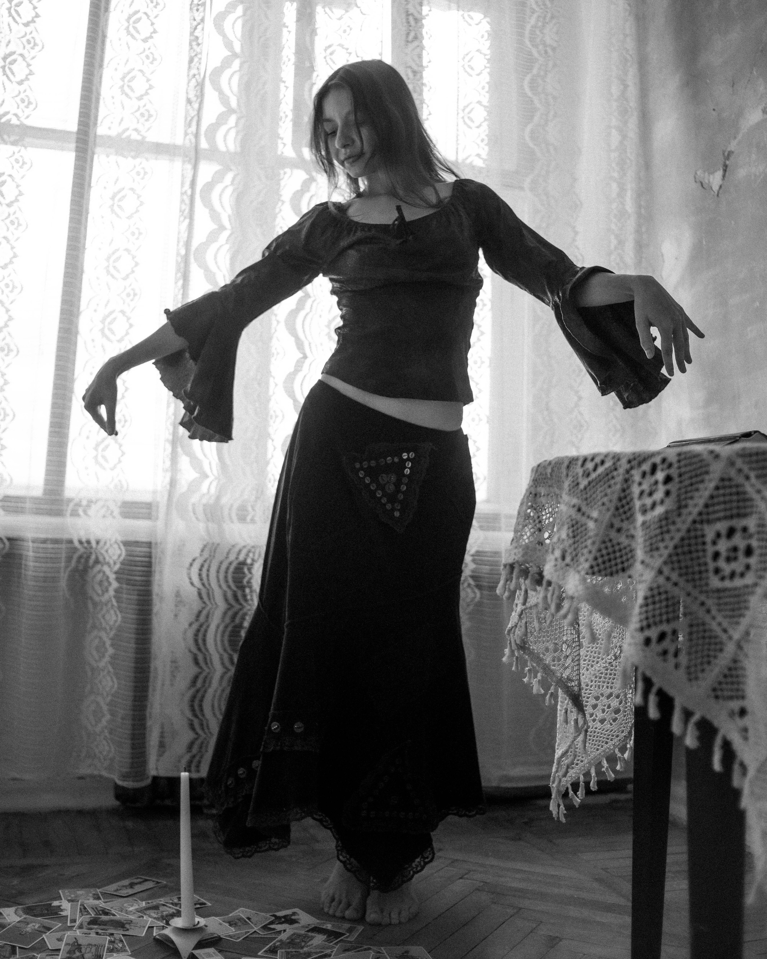 Аня. Женский фотограф. Создатель украшений ручной работы. Модель