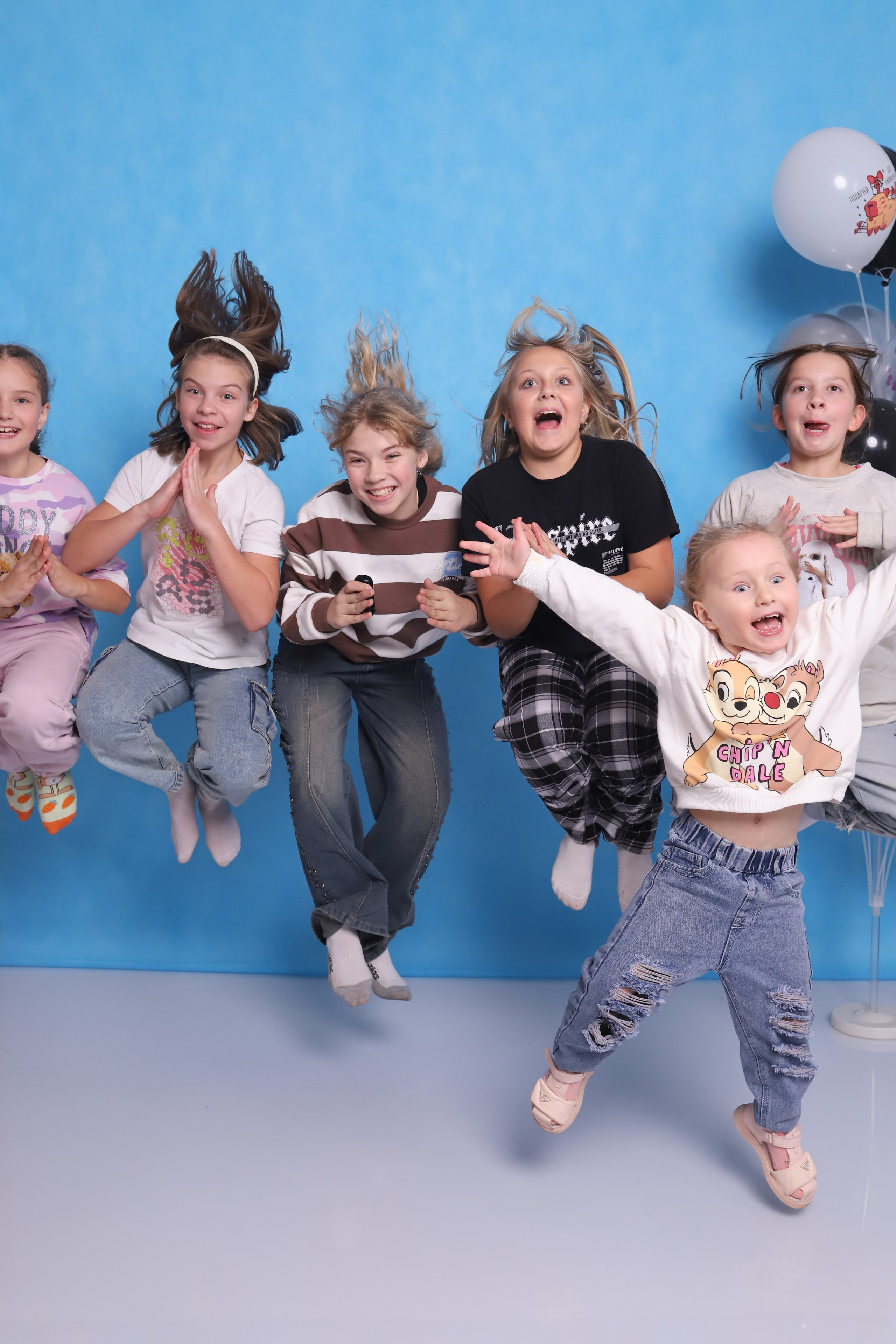 Ваш праздник в «Зеркале». Аренда чайной комнаты. Фотостудия самообслуживания. Студия без фотографа в Твери