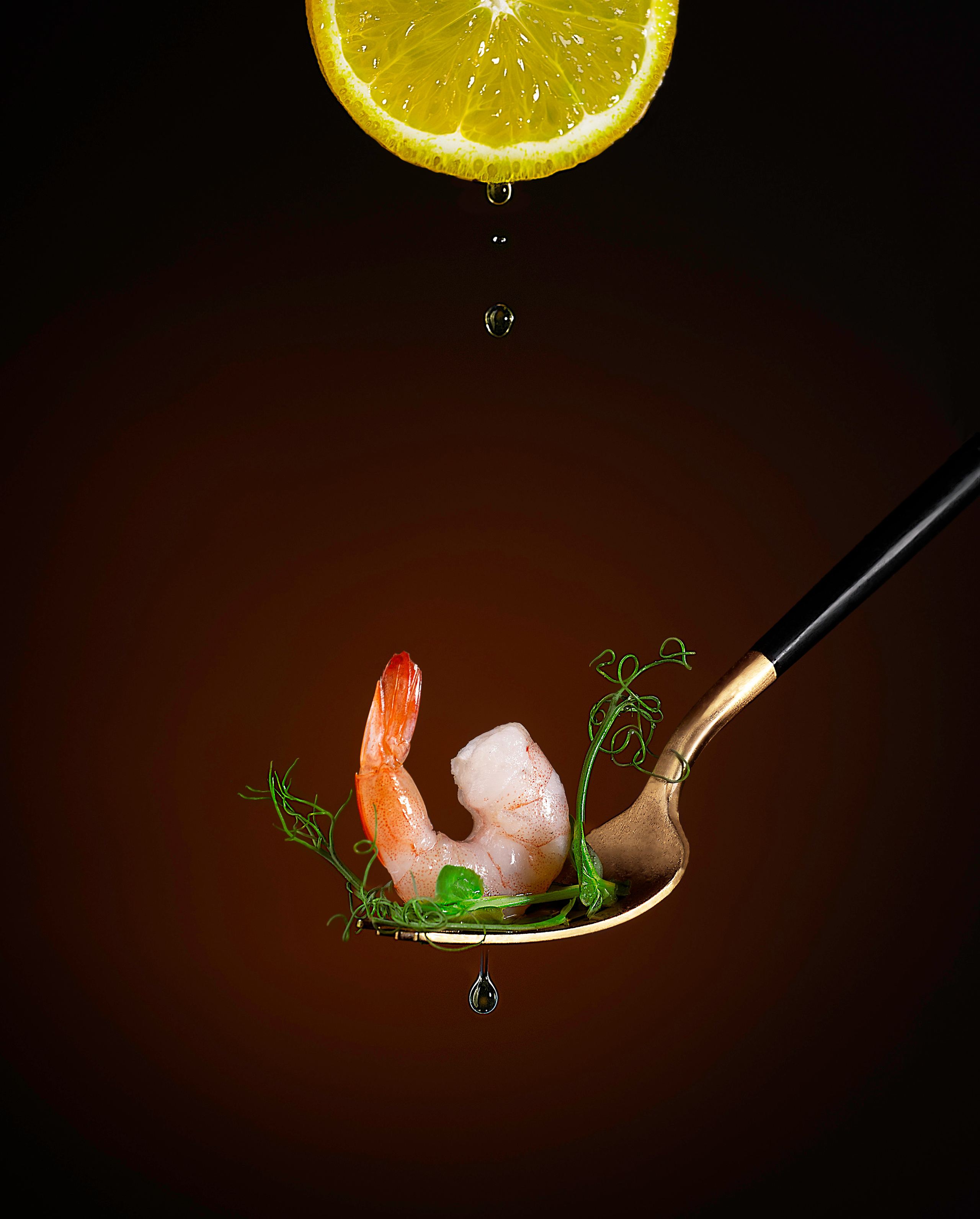 Креветка и лимон