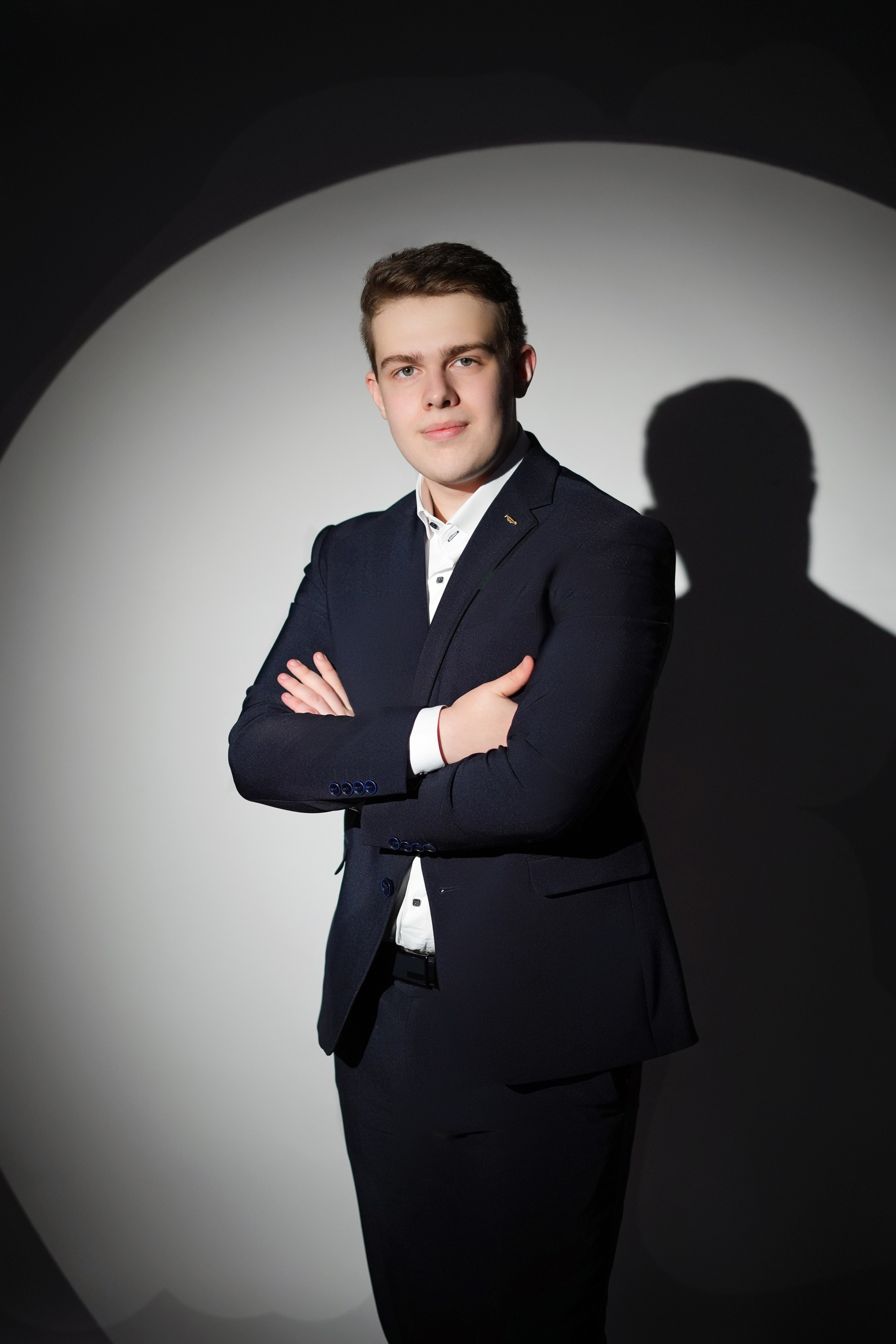 Стиль портрета в студии. GOTRA — выпускные альбомы в Тюмени