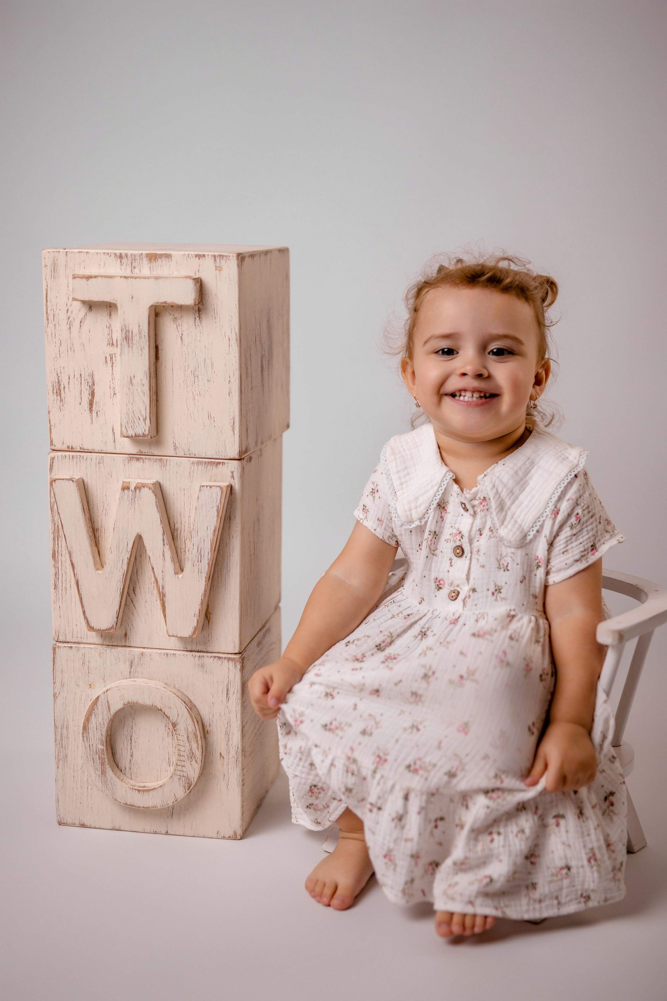 Стилизованная фотосессия в студии на день рождения ребёнка