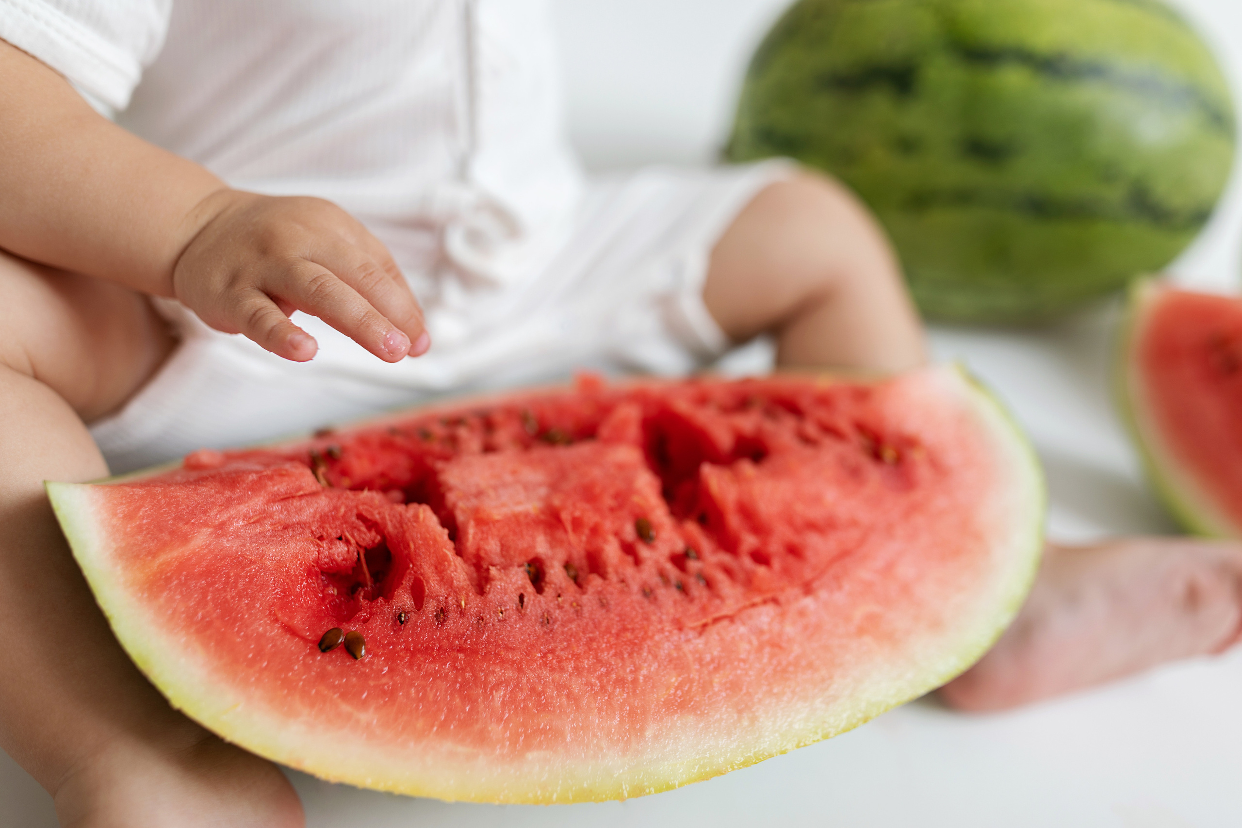 Владюша и арбуз. Фотограф на годик Хабаровск Детский и семейный фотограф в Хабаровске Юлия Матвиенко