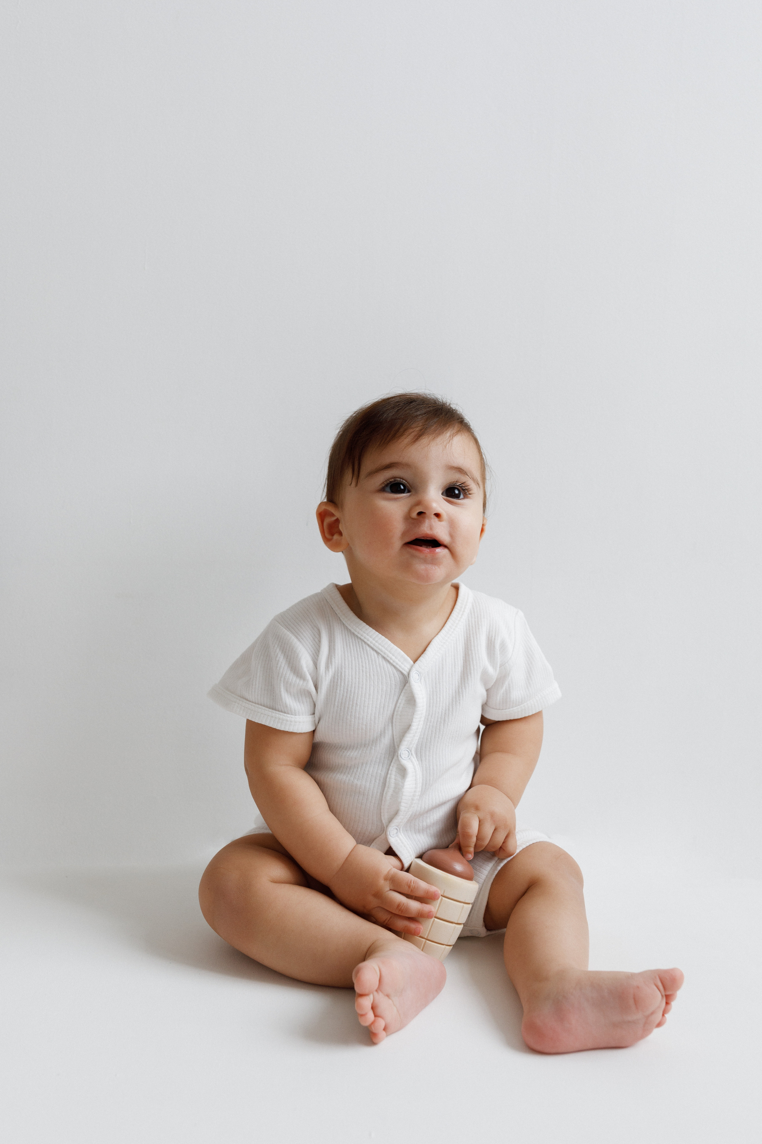 Фотосессия мамы с детьми в белой студии в Хабаровске. Фотограф на годик Хабаровск Детский и семейный фотограф в Хабаровске Юлия Матвиенко