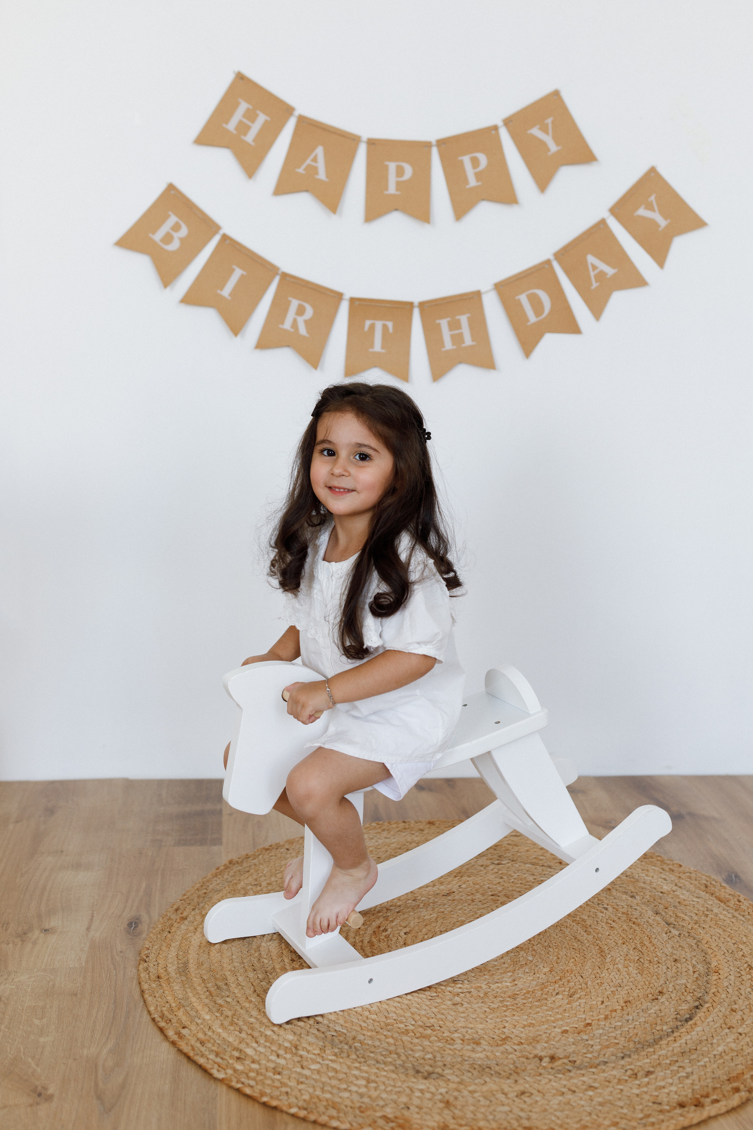 Фотосессия мамы с детьми в белой студии в Хабаровске. Фотограф на годик Хабаровск Детский и семейный фотограф в Хабаровске Юлия Матвиенко