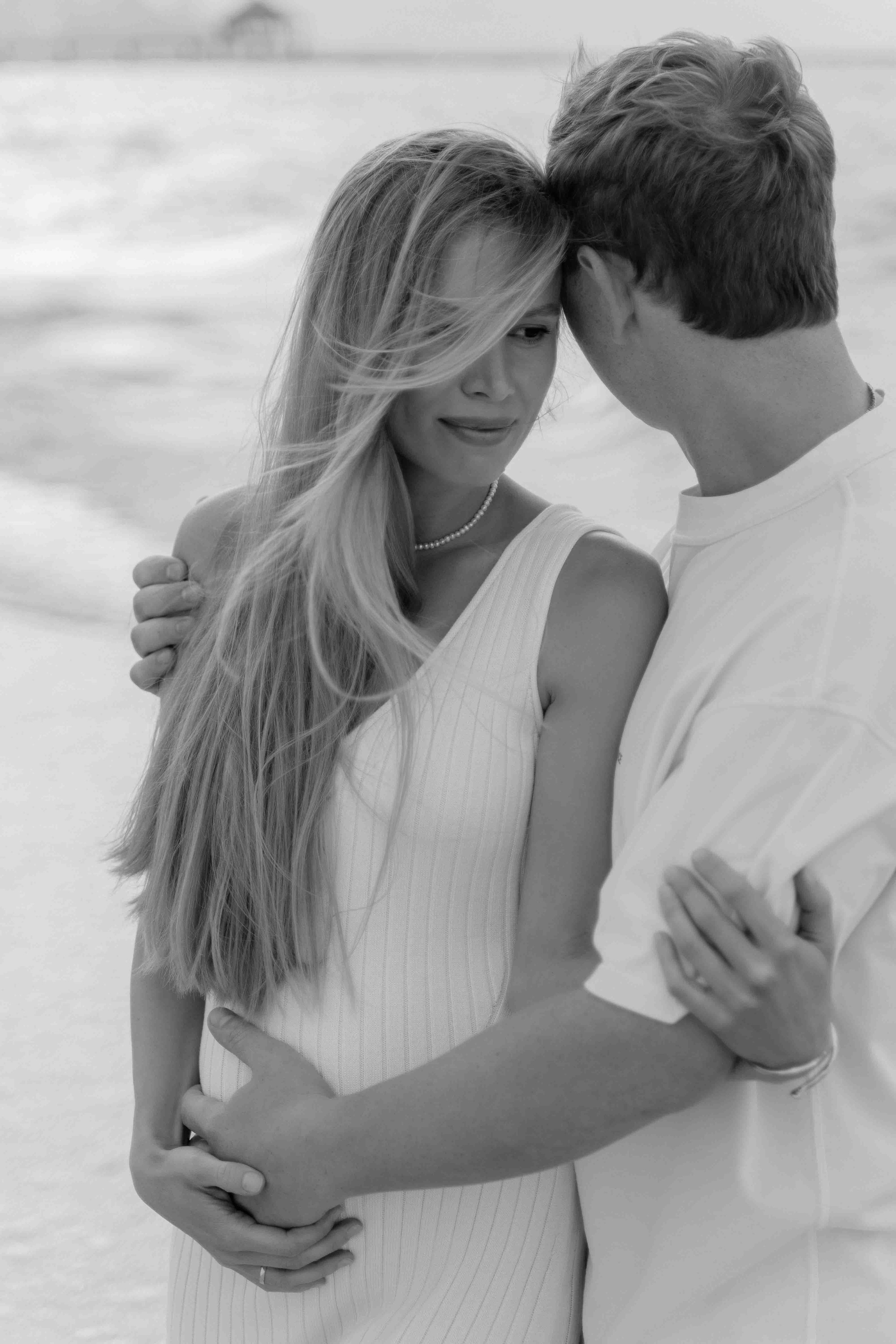 Family photographer in abu dhabi dubai sharjah fujeirah