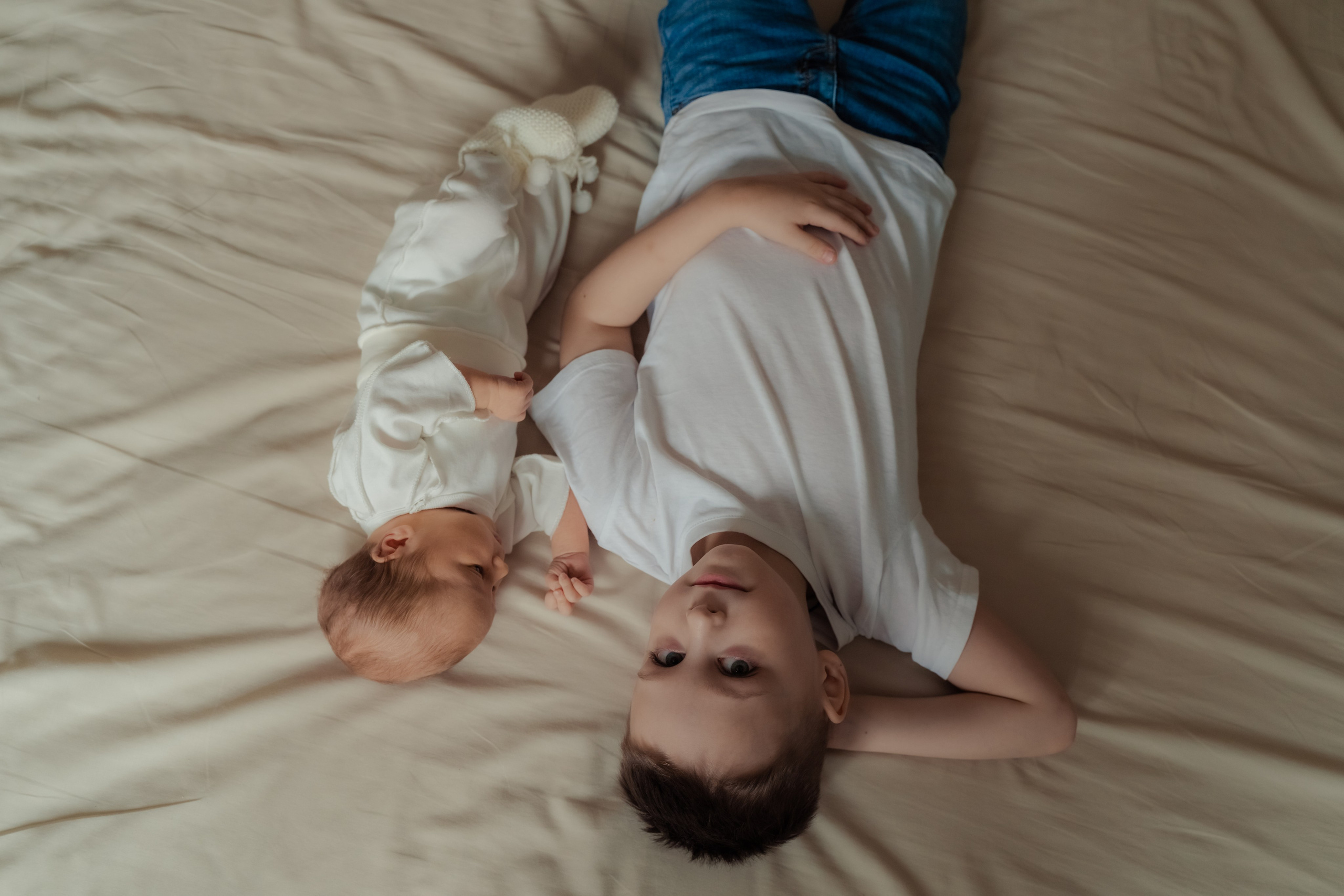 Фотосъемка новорожденного в минималистичном стиле