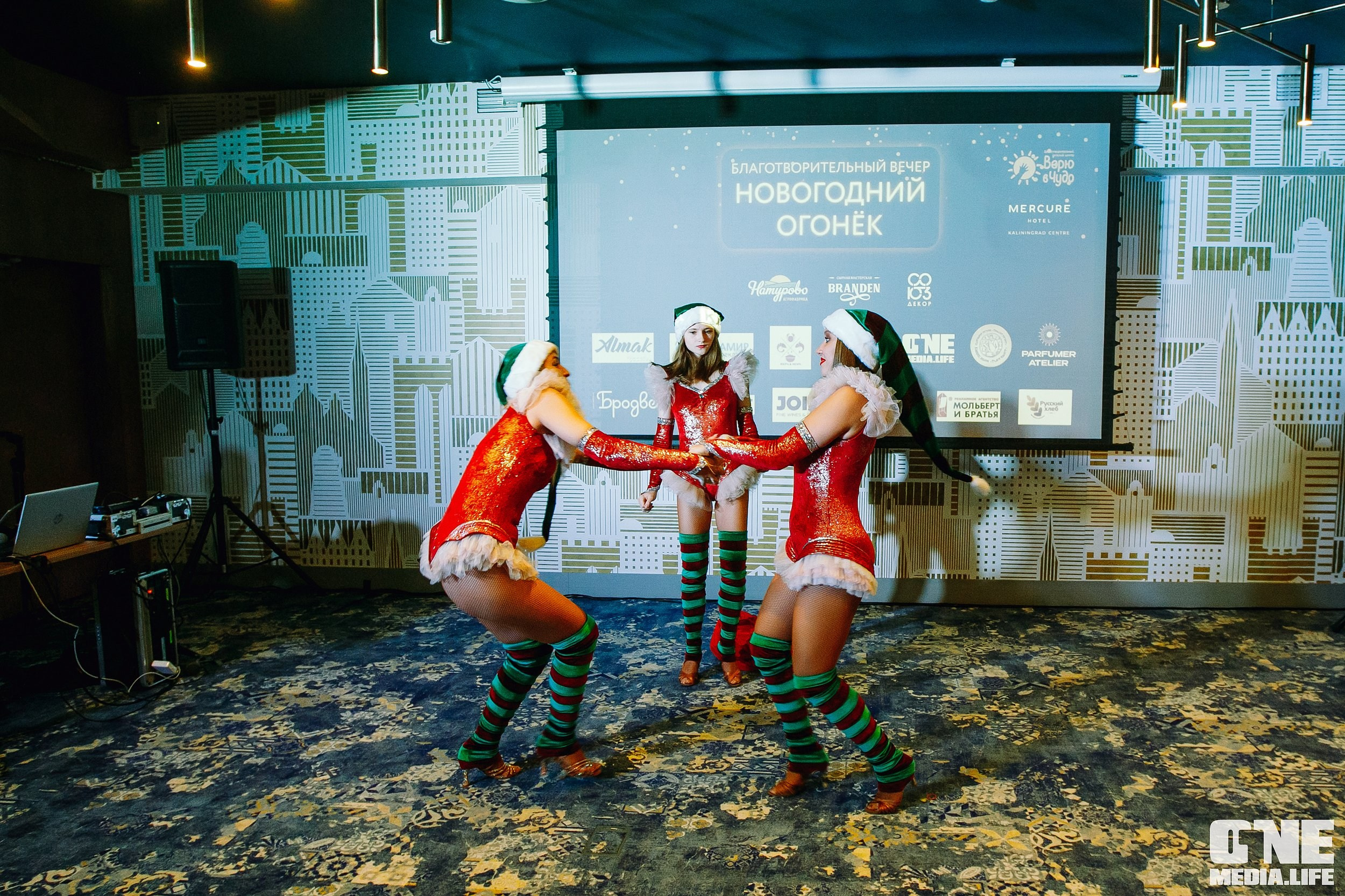 Новогодний Огонёк от Верю в Чудо. One Media Life: фоторепортажи, фотоотчеты с мероприятий и заведений