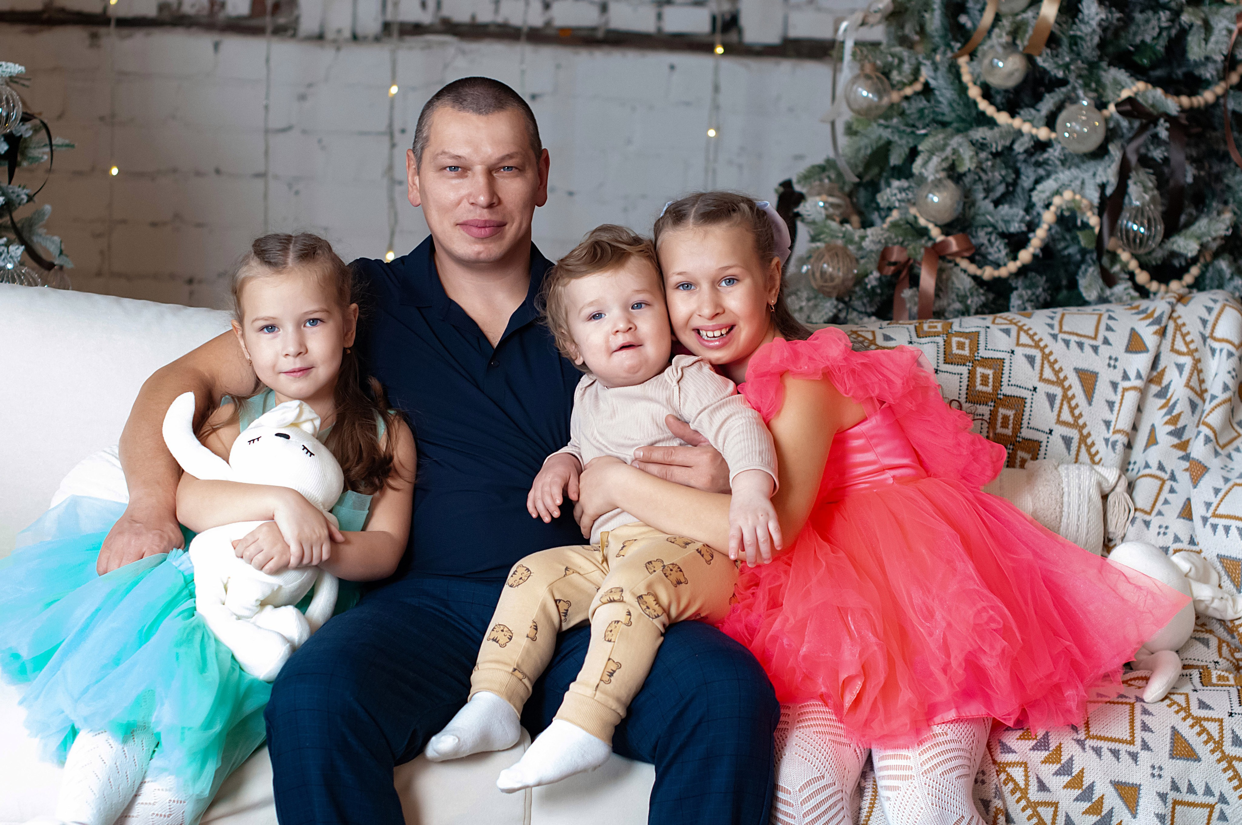 Новогодняя фотосессия семья Петрушиных. Фотограф в Хабаровске