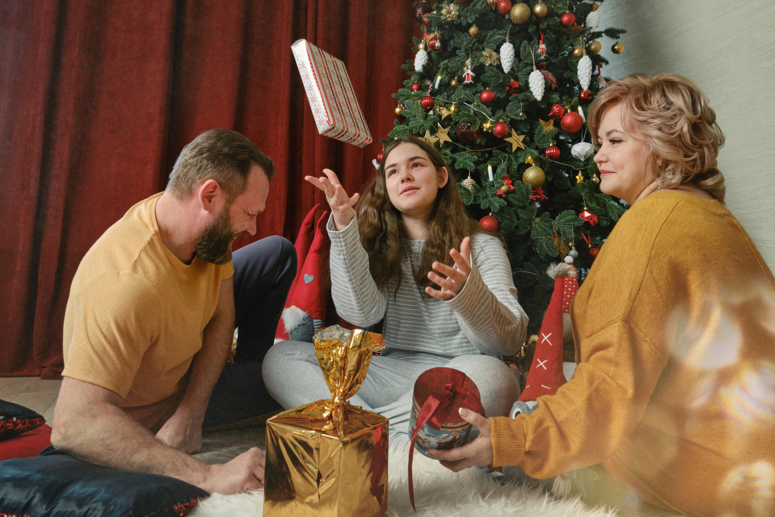 Семейная новогодняя фотосессия в студии Самара