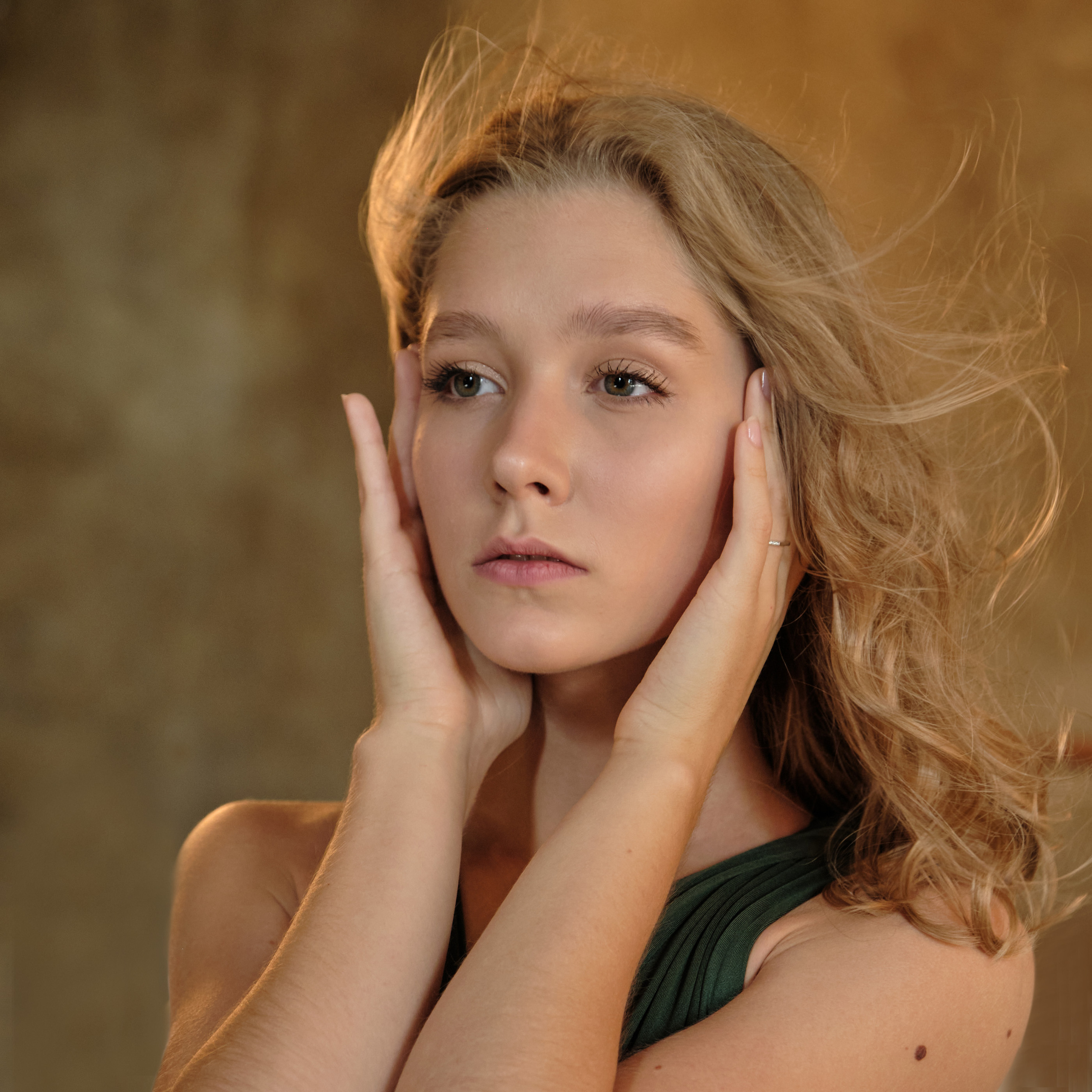 📸 Фотосессия девушки в студии — Профессиональные фото для тебя! 🌟